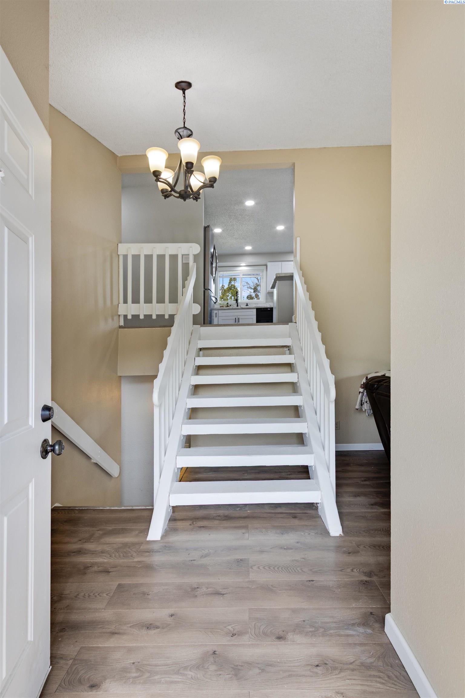 5424 Fern Loop, West Richland, WA 99353