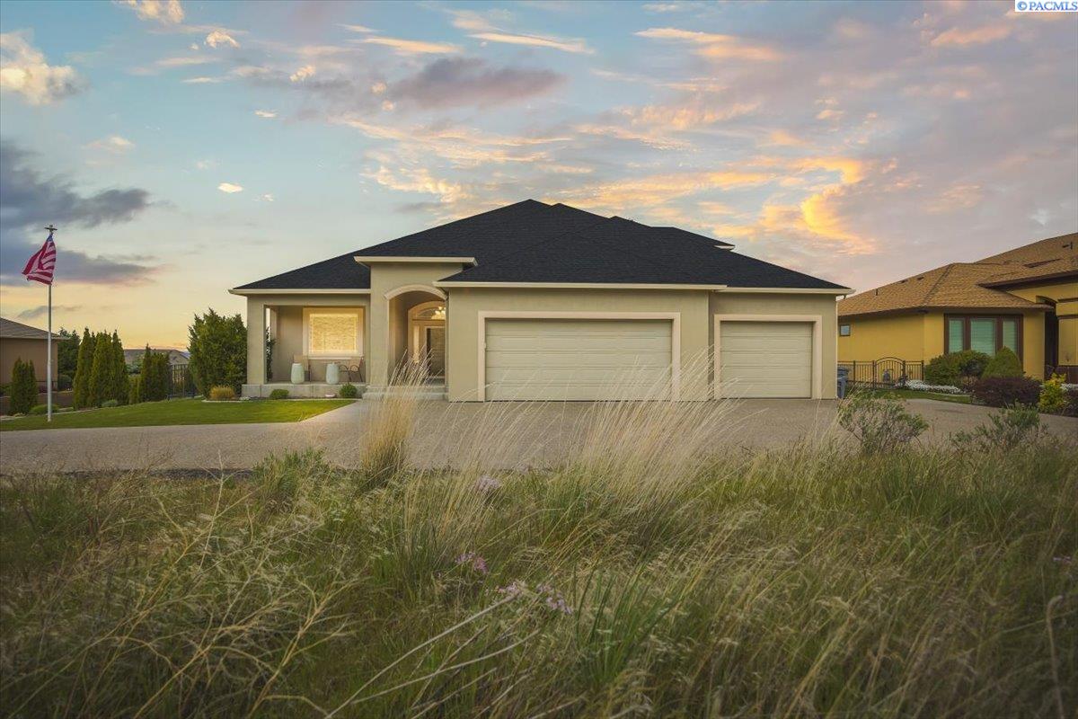 1257 Plateau Dr, Richland WA 99352