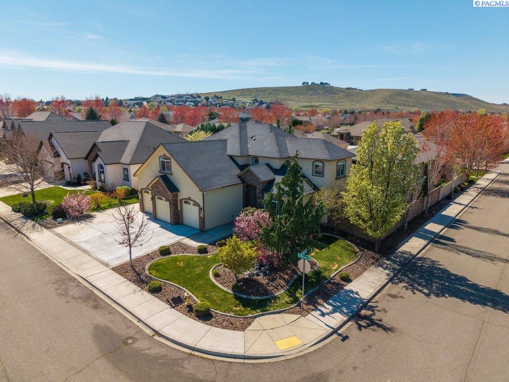 1600 S Edison St., Kennewick WA 99338