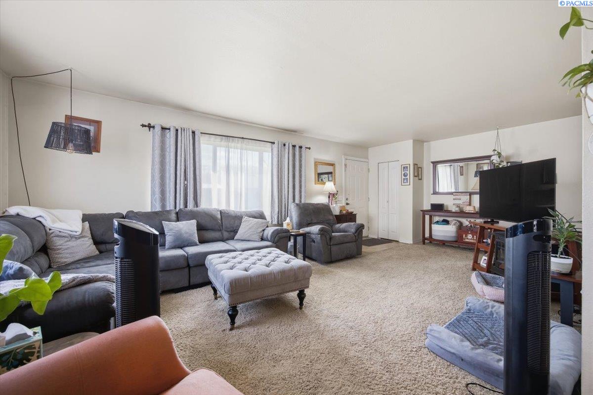 1219 Mcpherson Ave, Richland, WA 99354