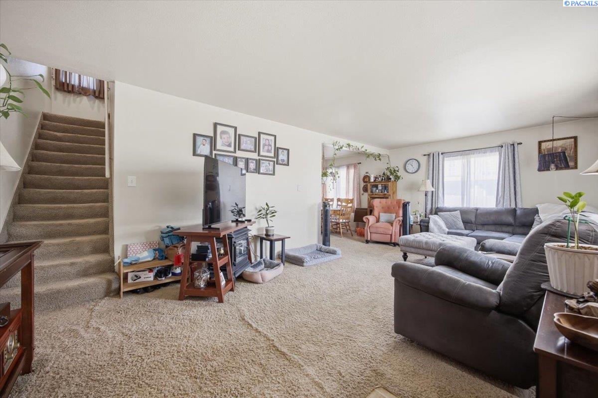 1219 Mcpherson Ave, Richland, WA 99354