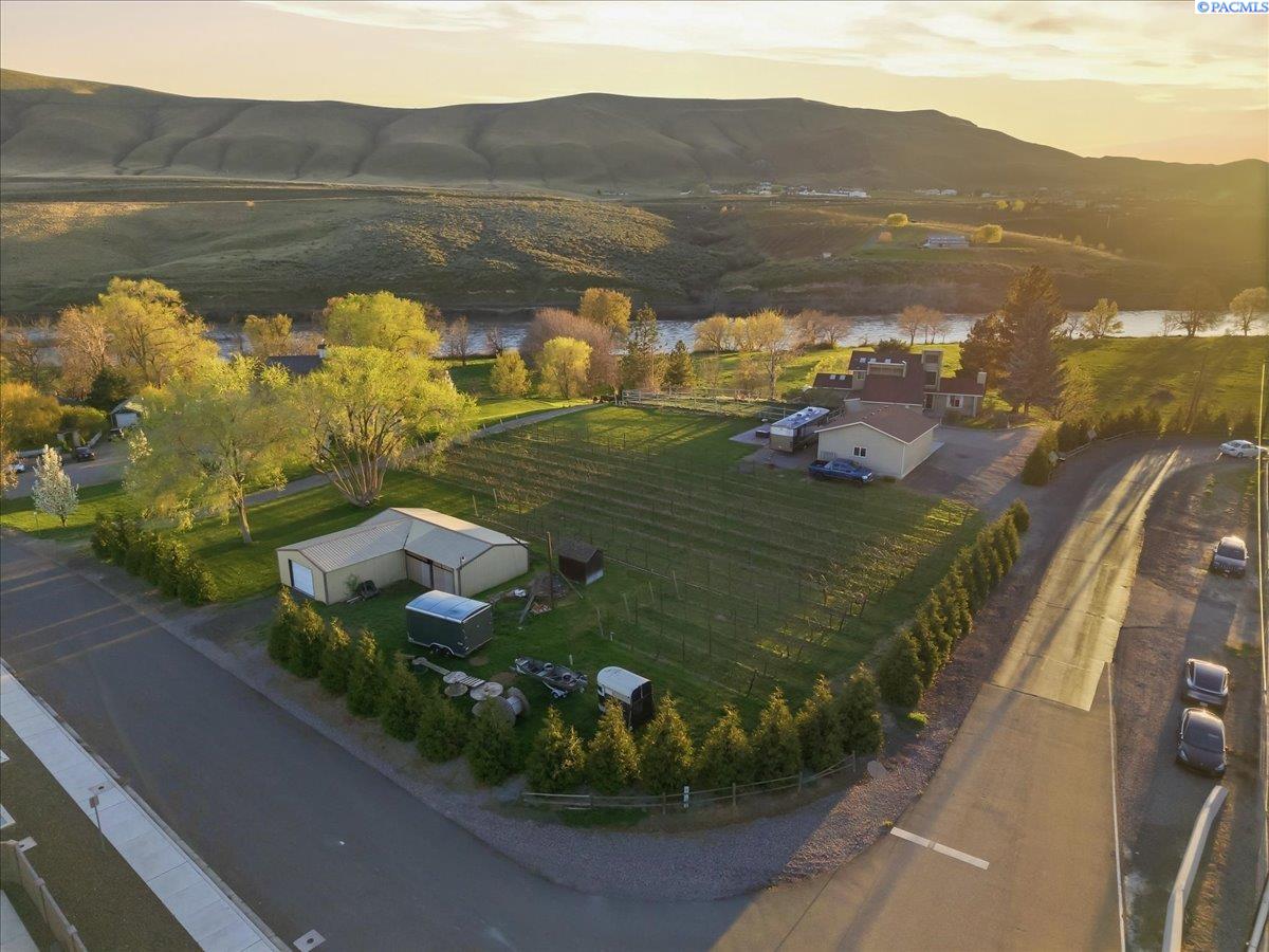 34610 Kendall Road Nw, Benton City, WA 99320