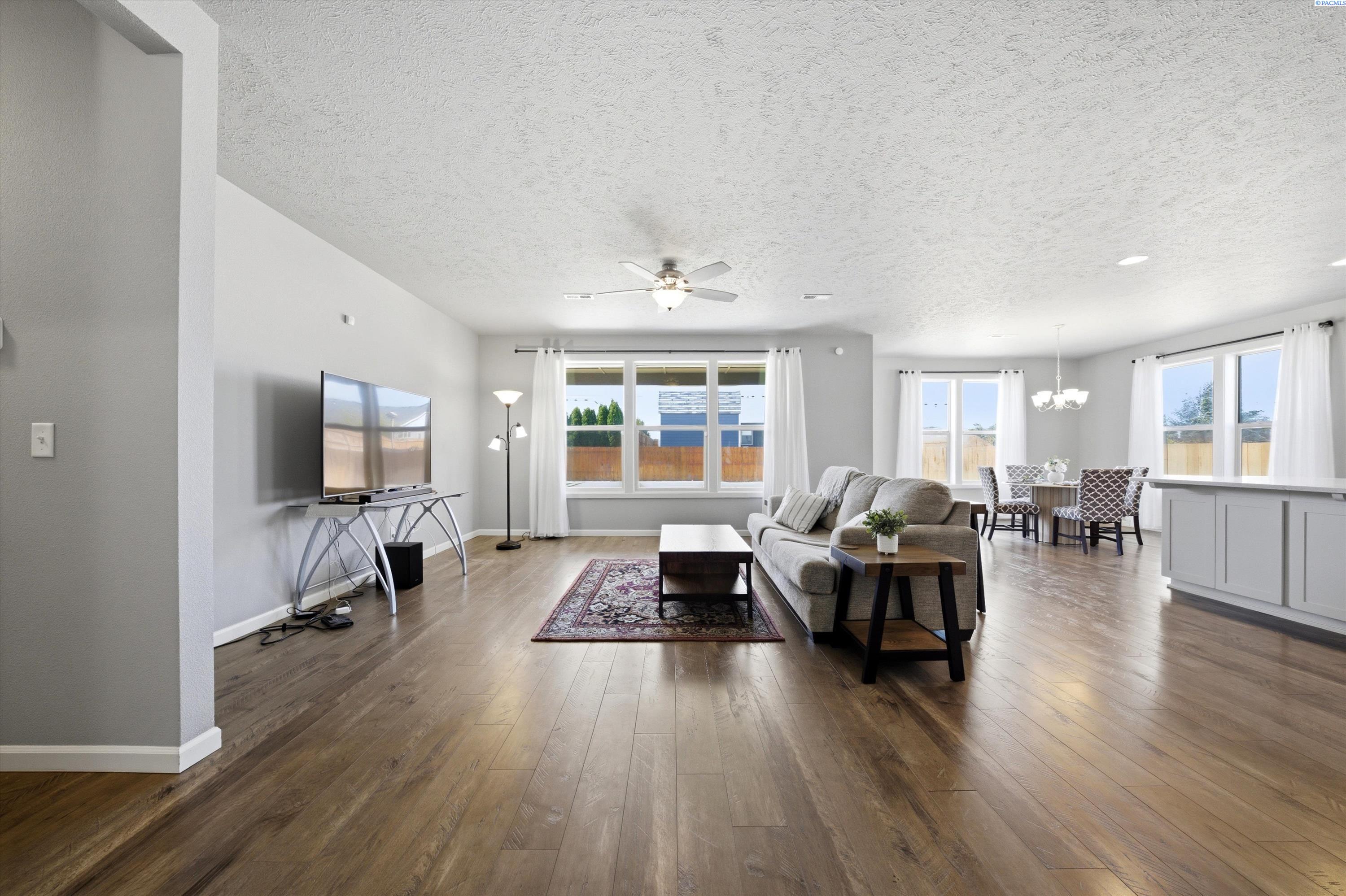 3918 Bismarck Ln, Pasco, WA 99301