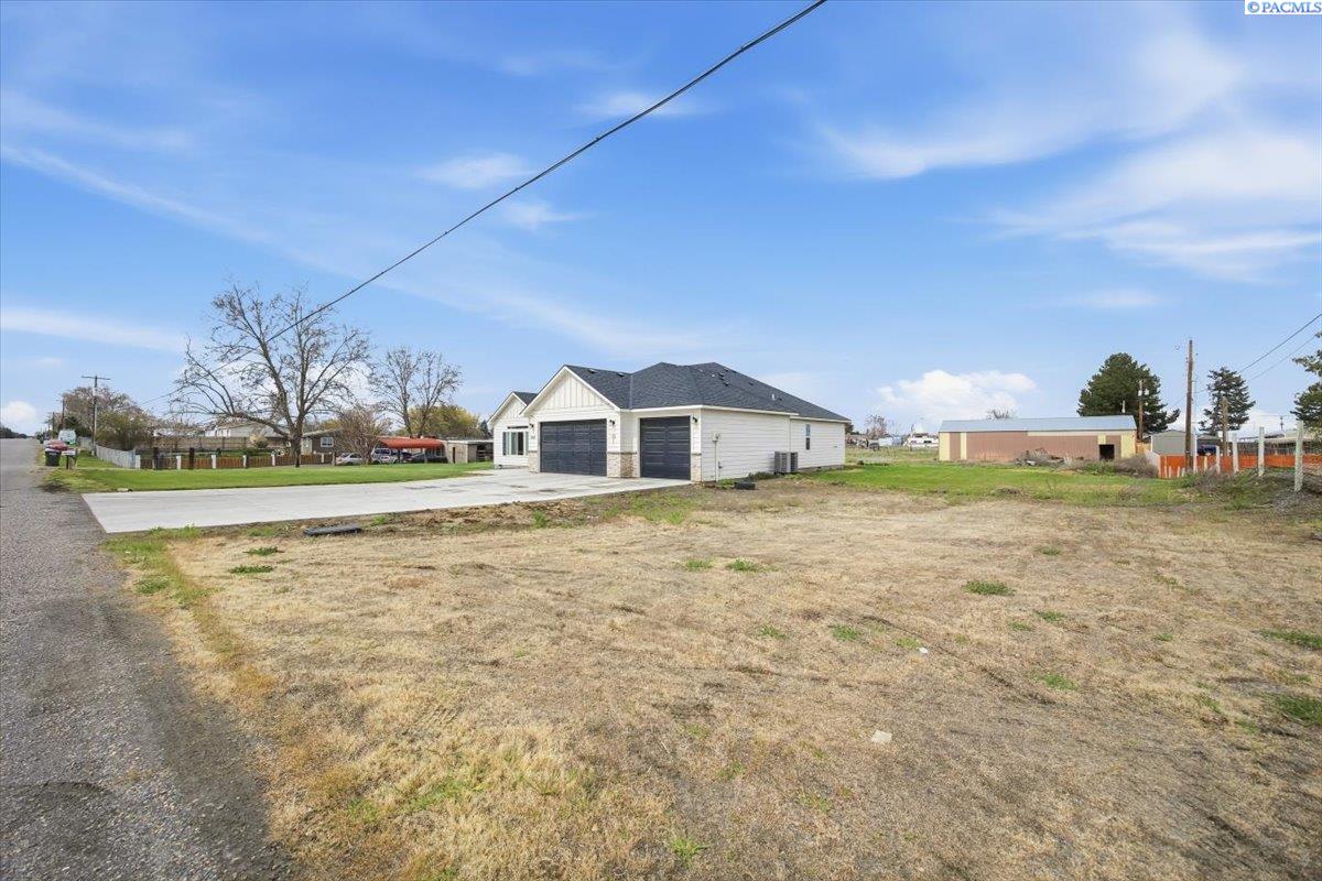 3701 Ivy Rd, Pasco, WA 99301