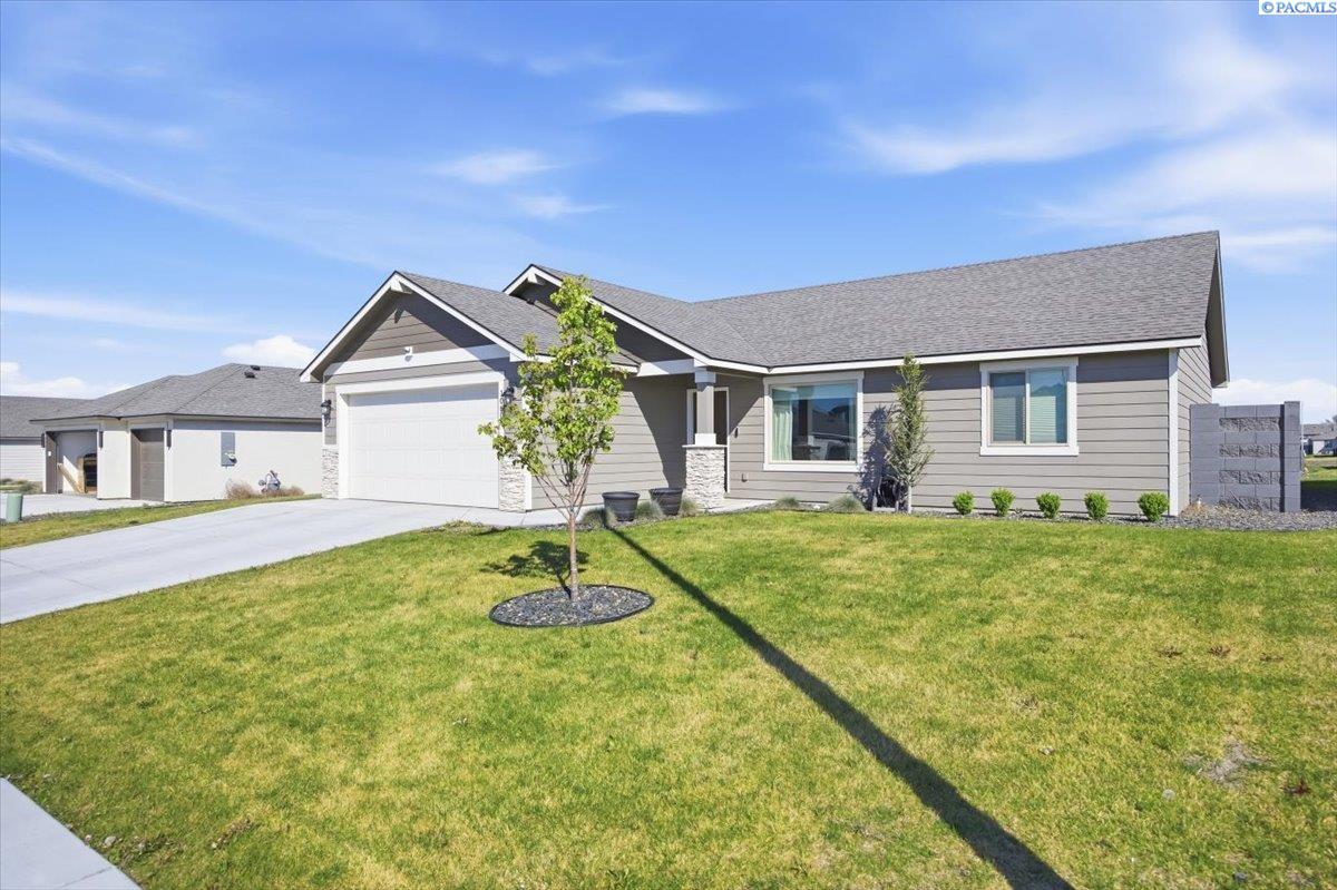 10609 Silverbright Dr, Pasco, WA 99301