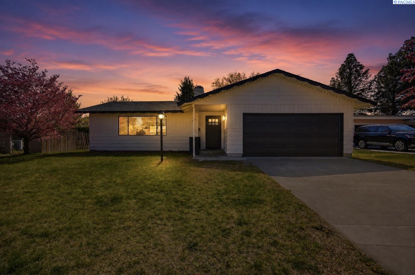 2421 Grand Ronde Pl, Kennewick, WA 99336