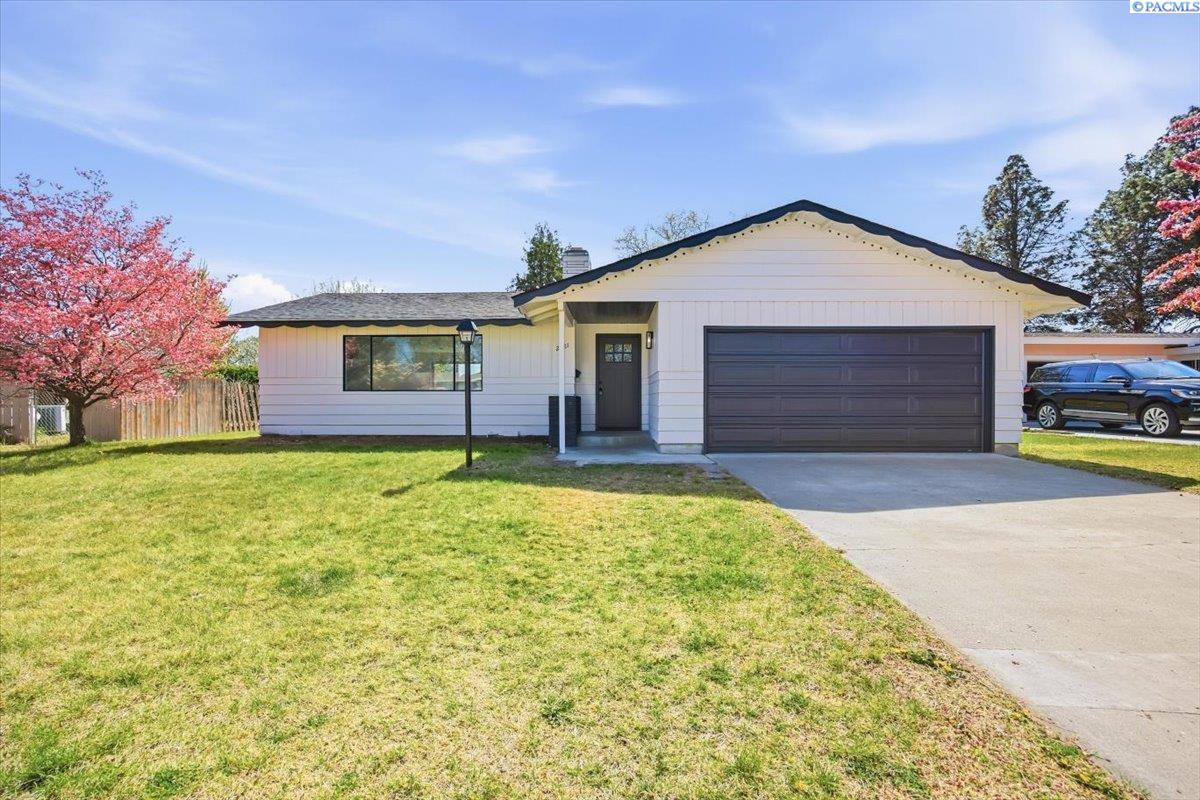 2421 Grand Ronde Pl, Kennewick, WA 99336