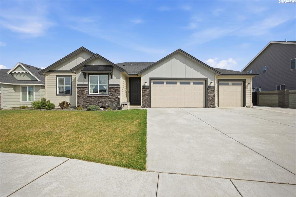 514 Constance , West Richland, WA 99353