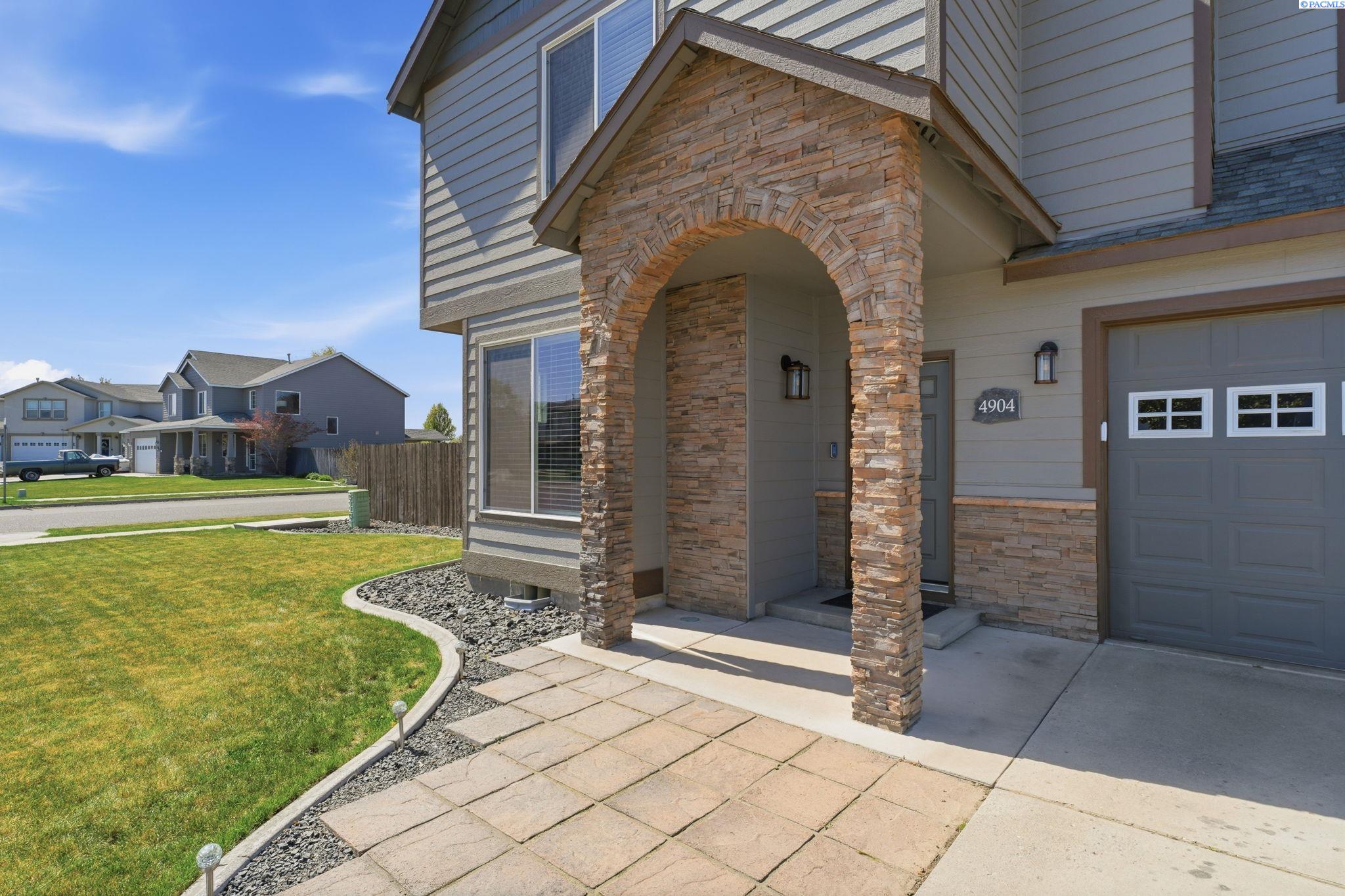 4904 Monrovia Ln, Pasco, WA 99301