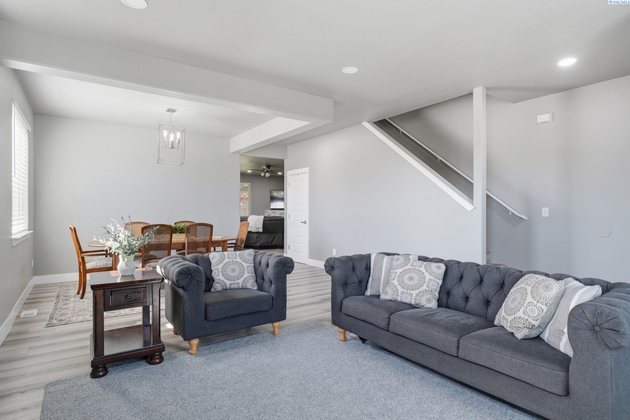 4904 Monrovia Ln, Pasco, WA 99301