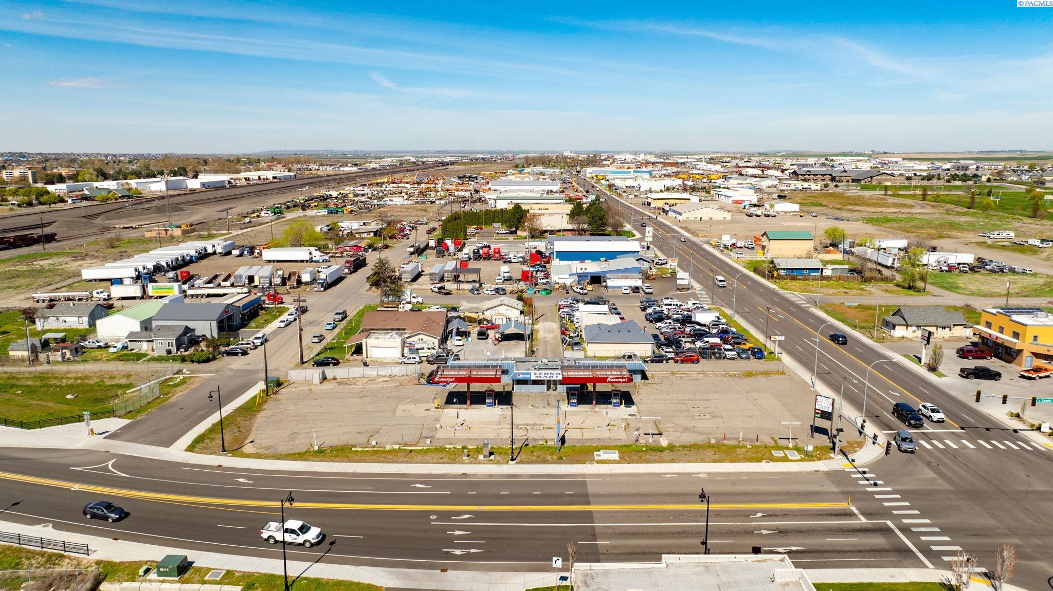 1211 Lewis St, Pasco, WA 99301-4306