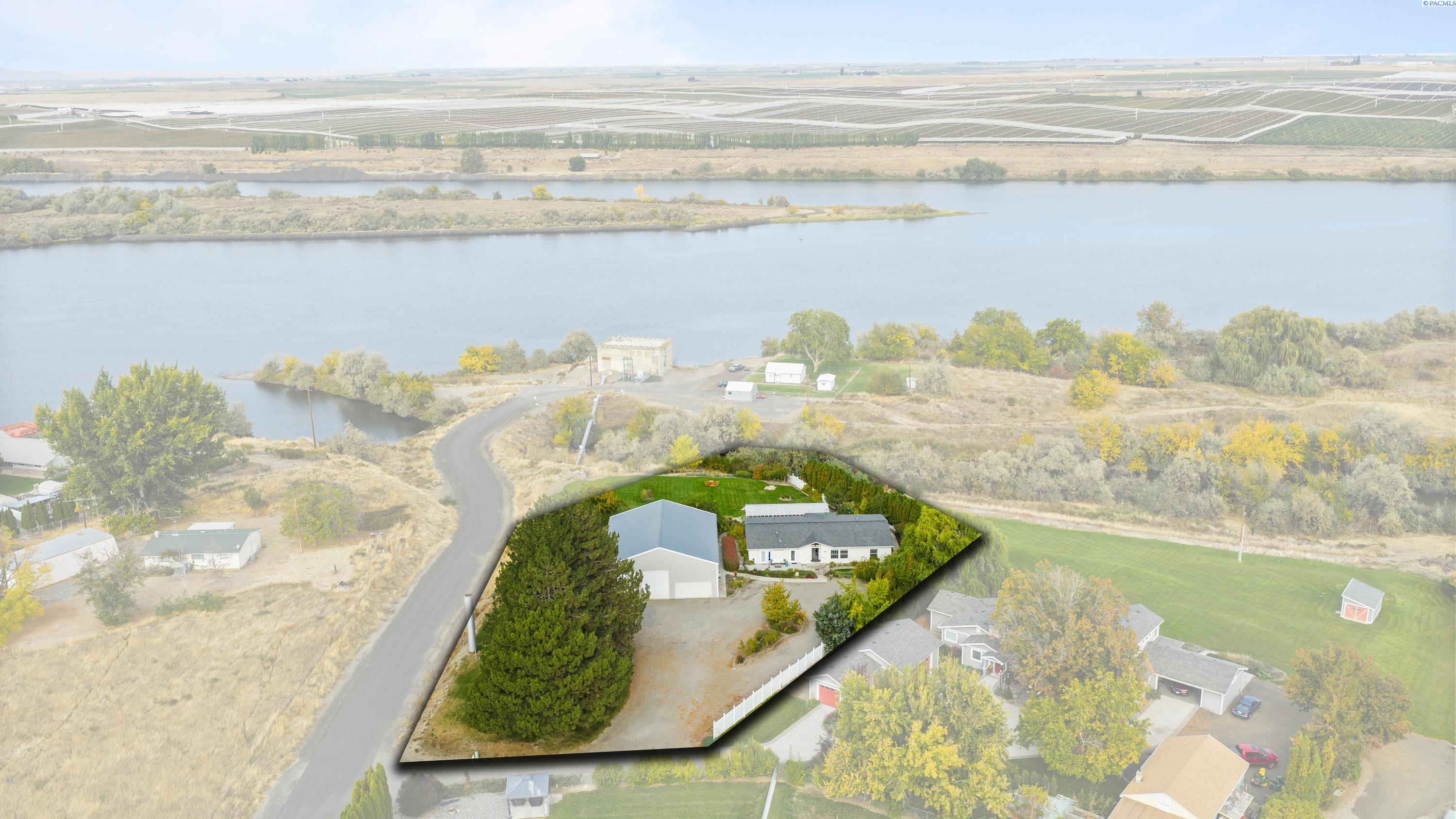 50 Pumping Plant Rd, Benton City, WA 99323