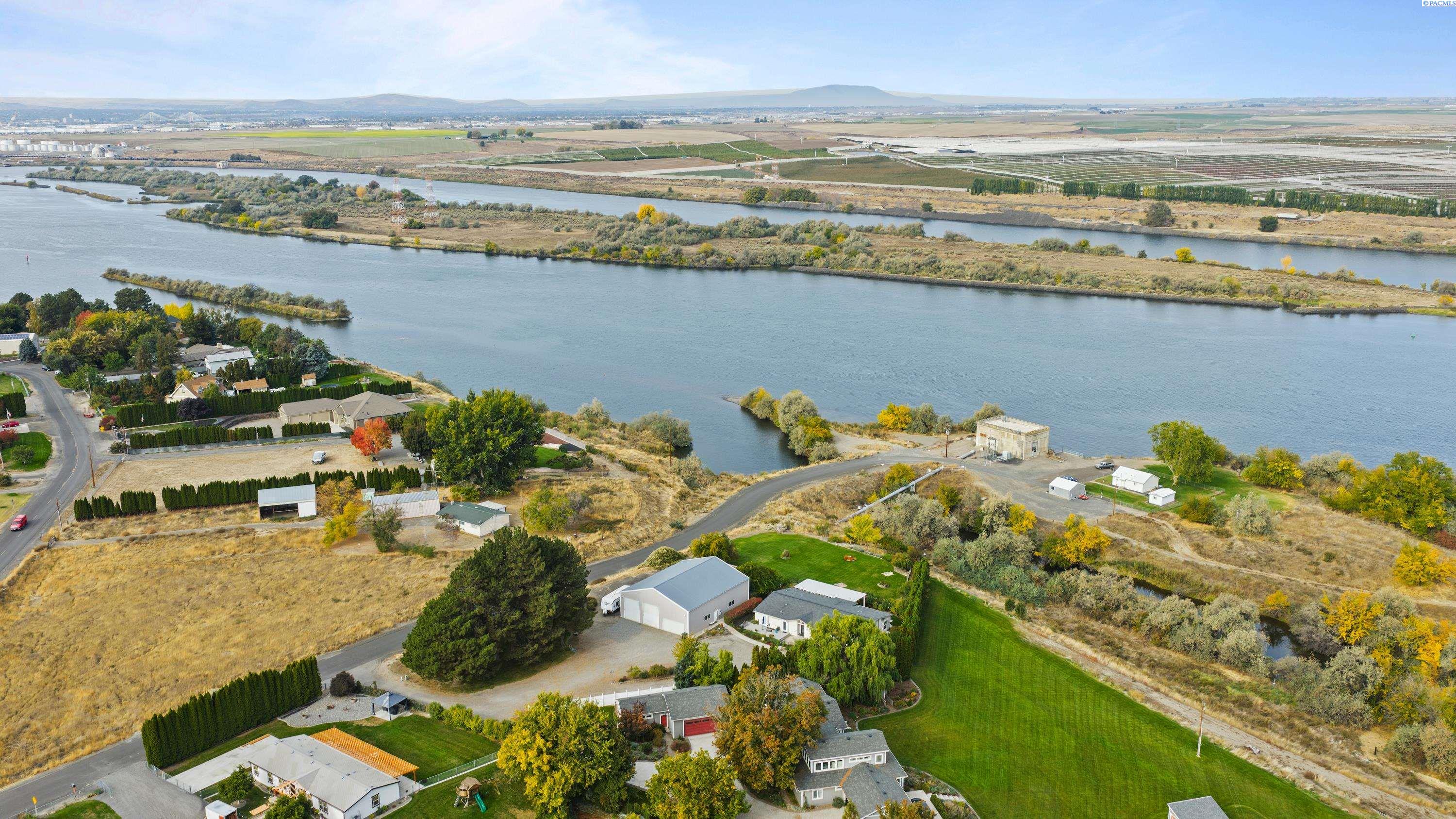 50 Pumping Plant Rd, Benton City, WA 99323