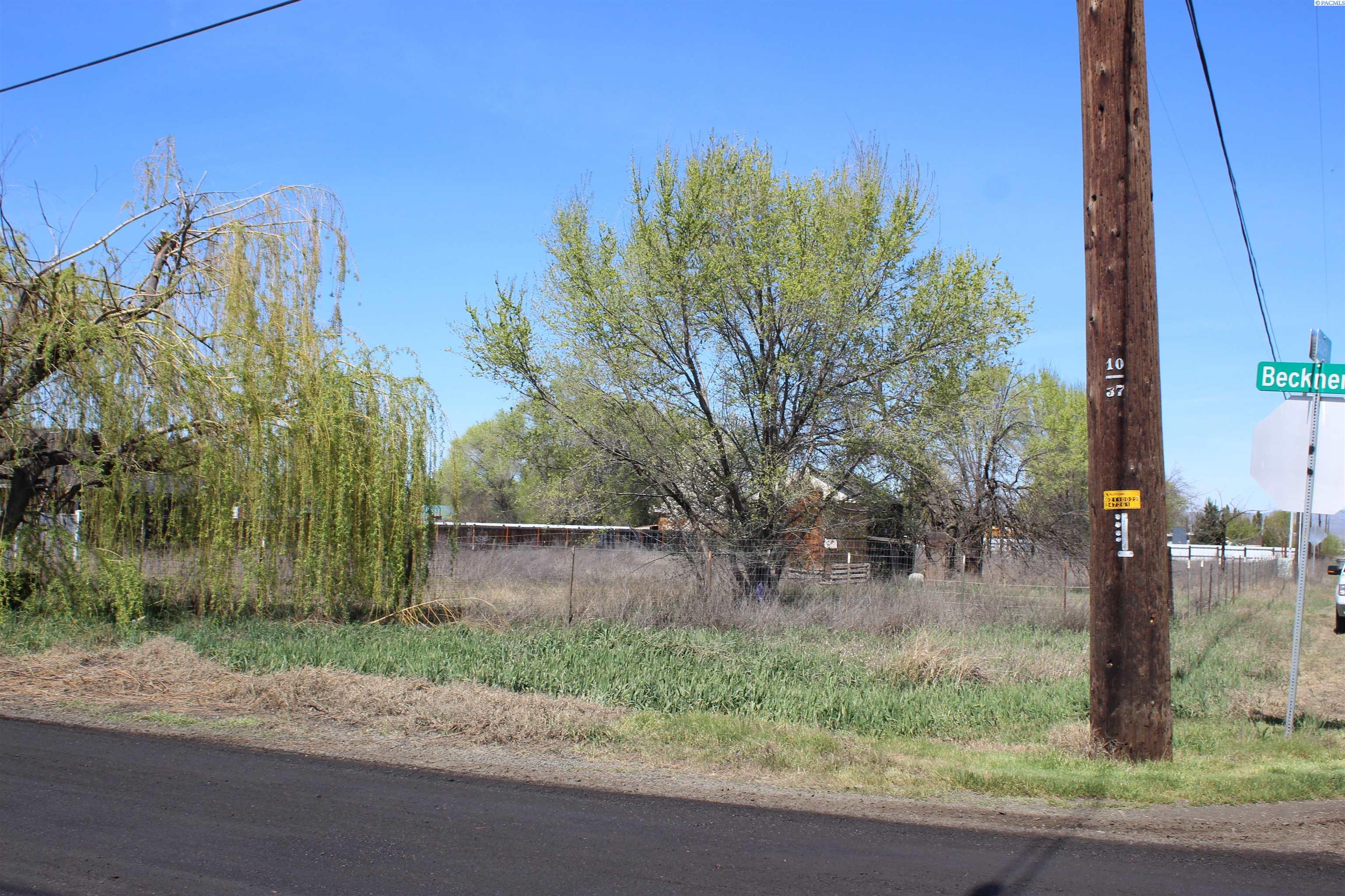 803 Bagley Rd, Sunnyside, WA 98944