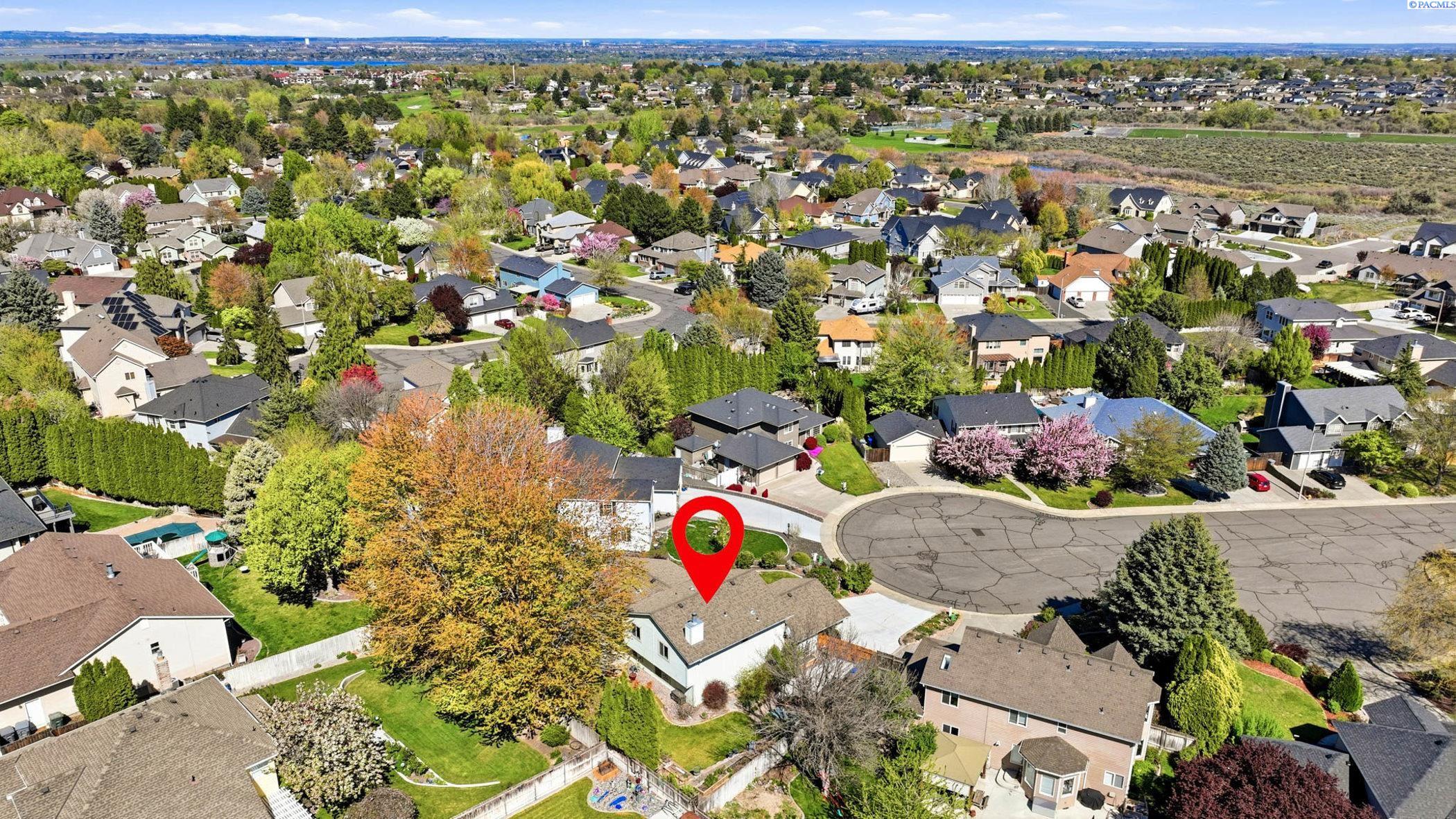 203 Lasiandra Ct, Richland, WA 99352