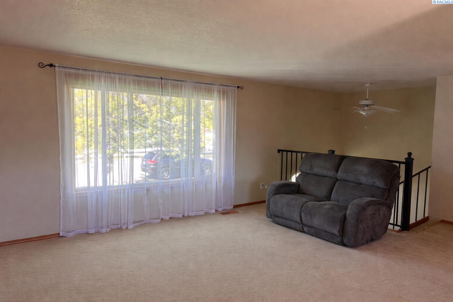 617 Rd 46 , Pasco, WA 99301