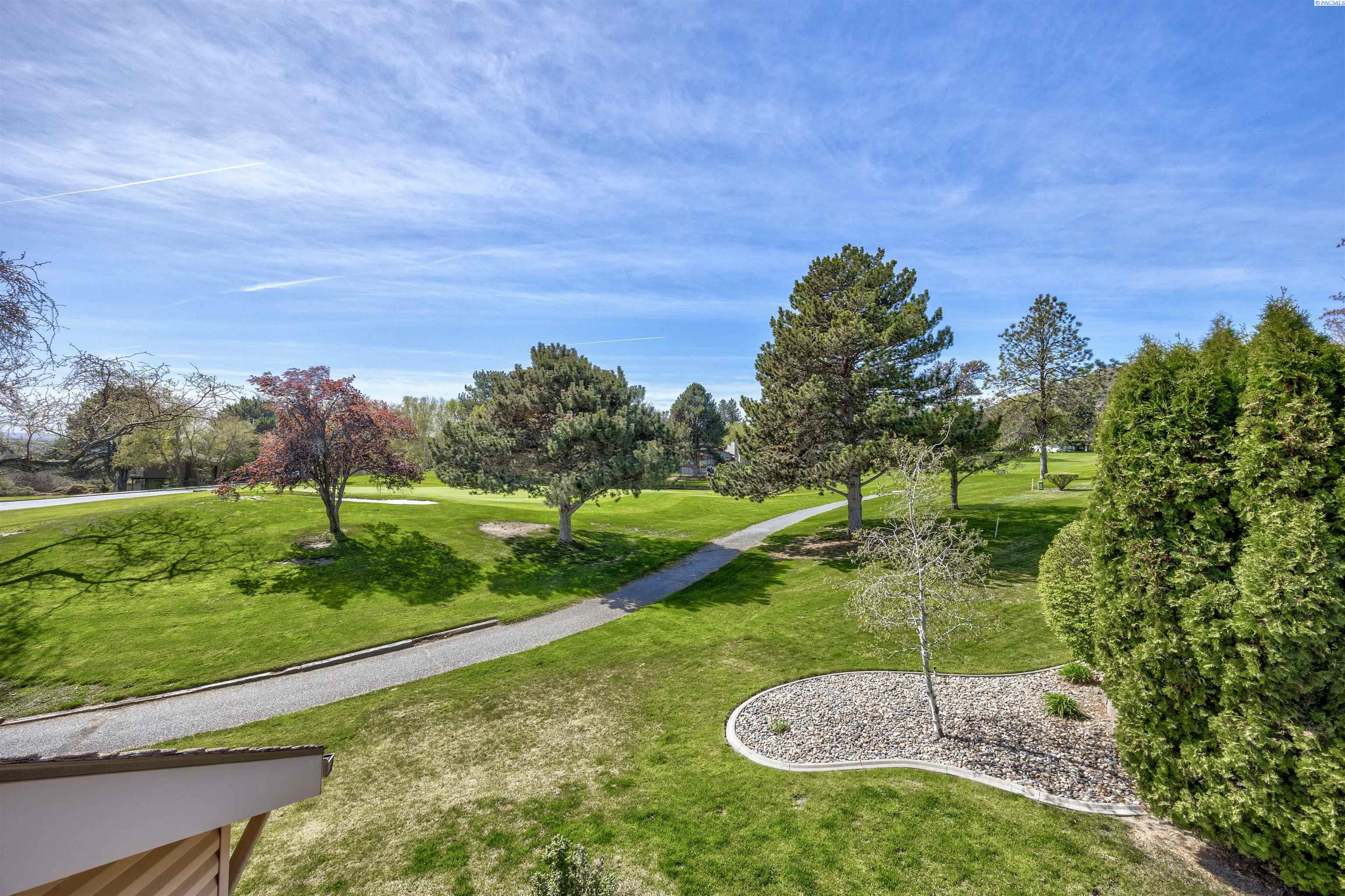 241 Pinetree Ln, Richland, WA 99352