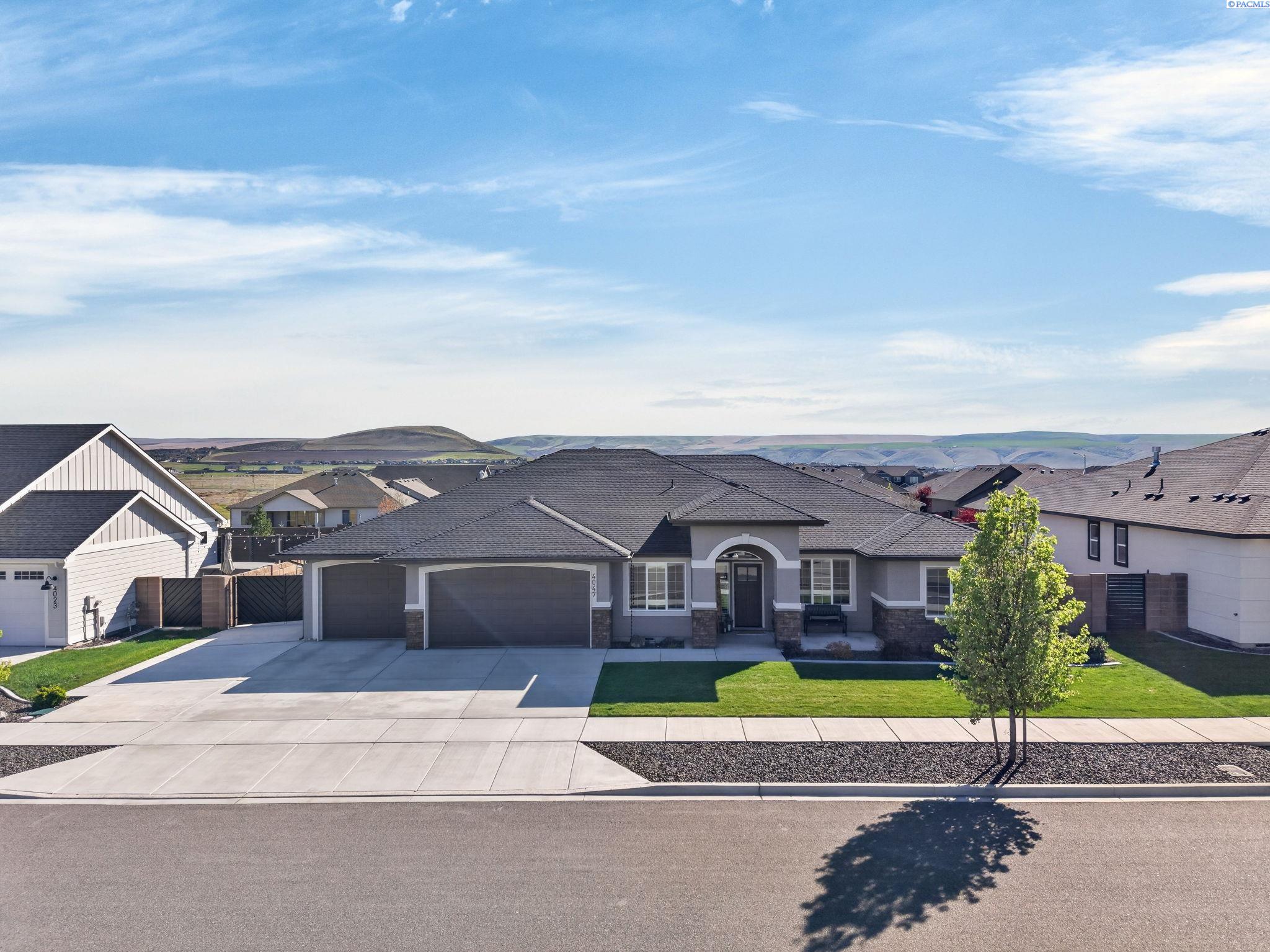 4047 Corvina St, Richland, WA 99352