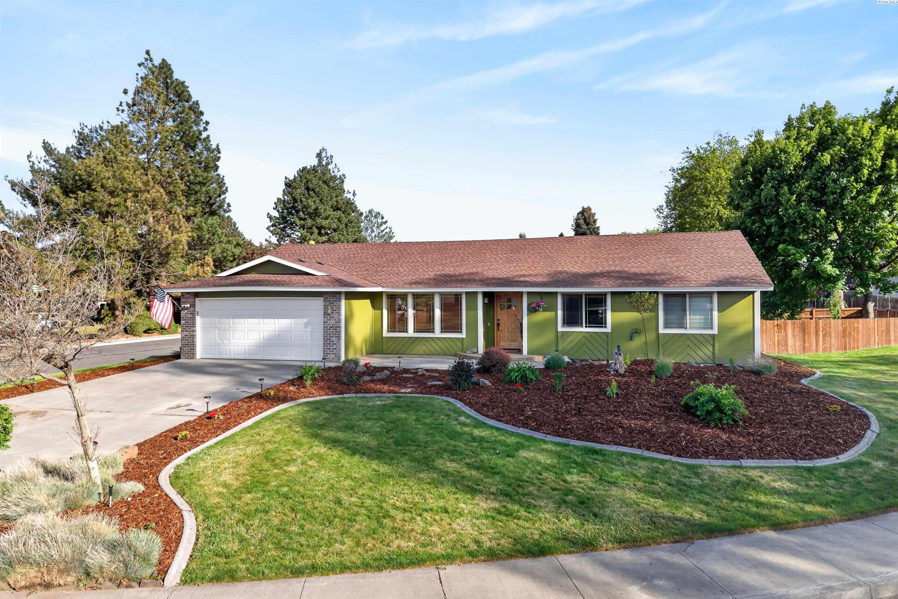 233 Greenbriar W, Richland, WA 99352