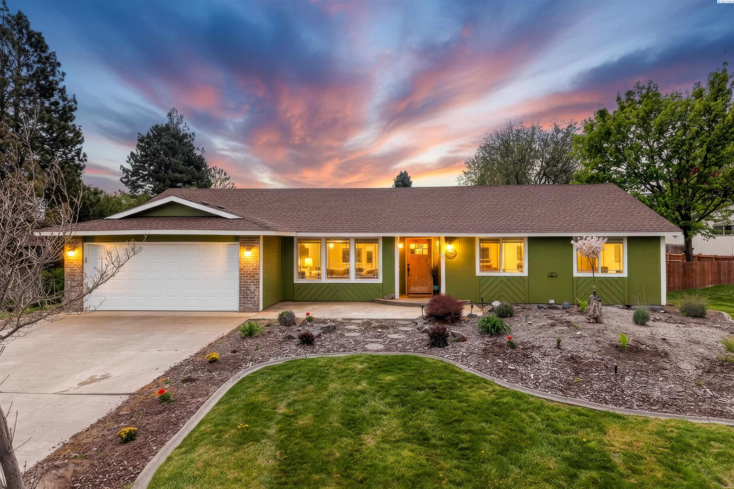 233 Greenbriar W, Richland, WA 99352
