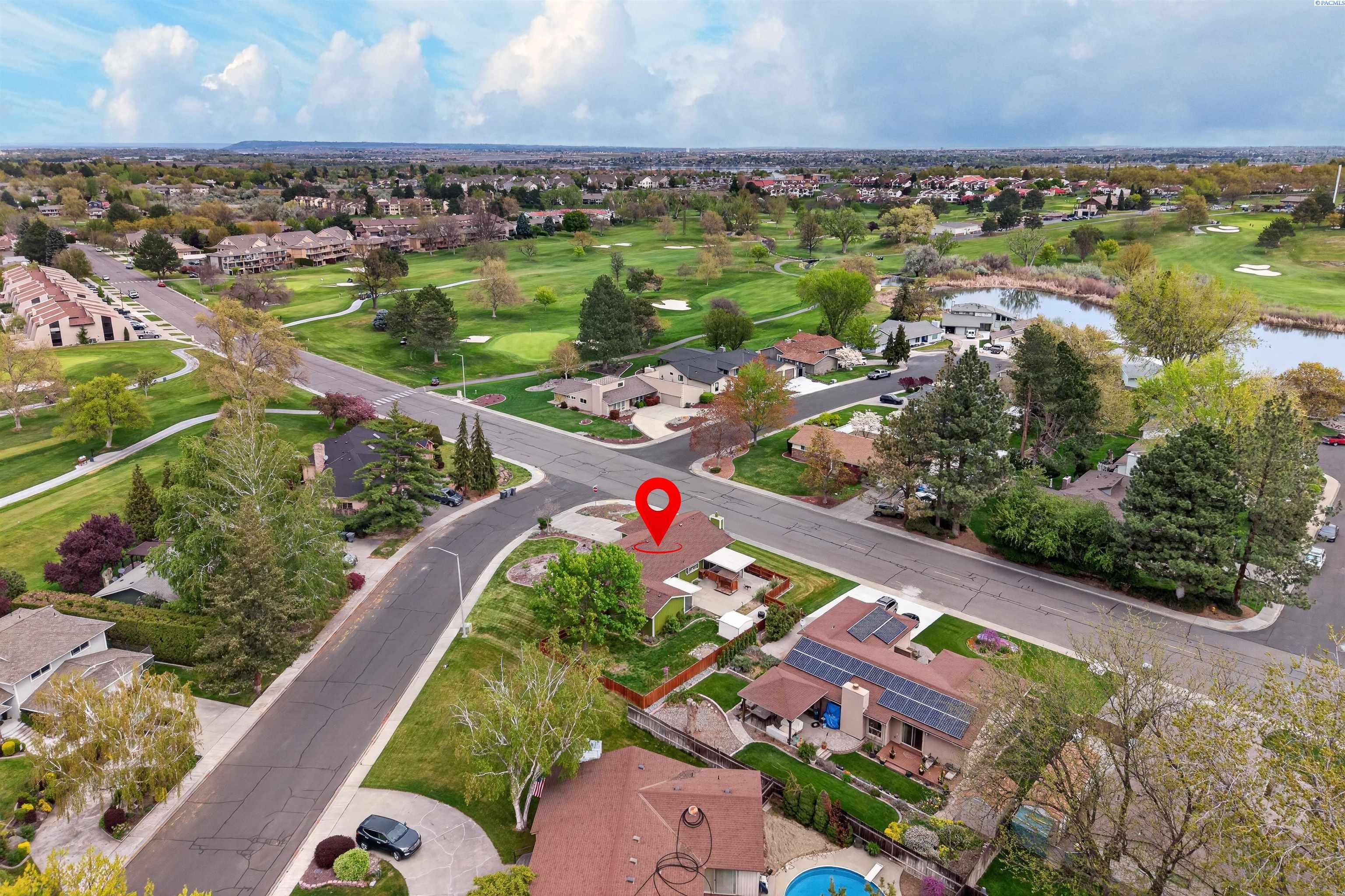 233 Greenbriar W, Richland, WA 99352