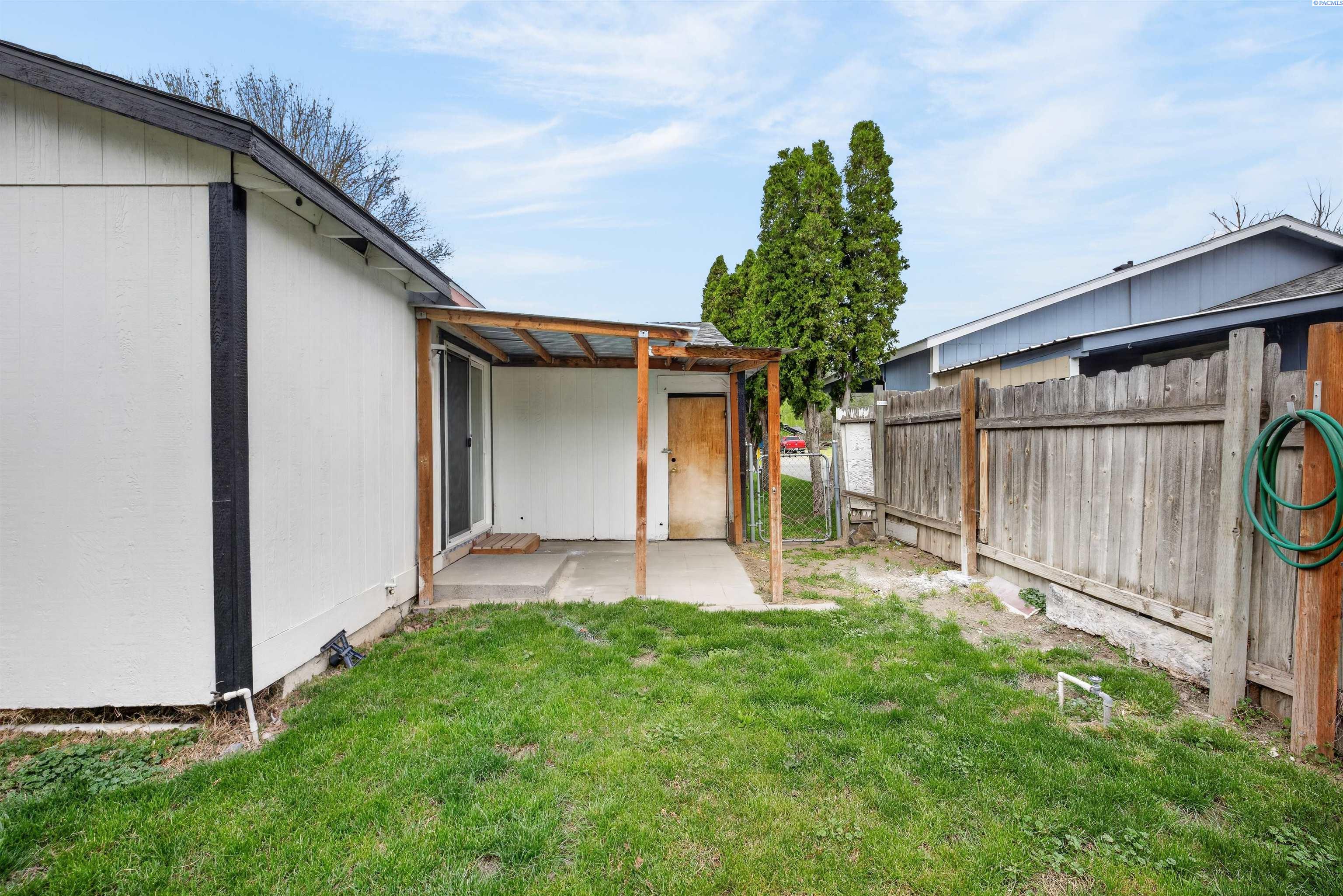 512 8th Ave, Kennewick, WA 99336