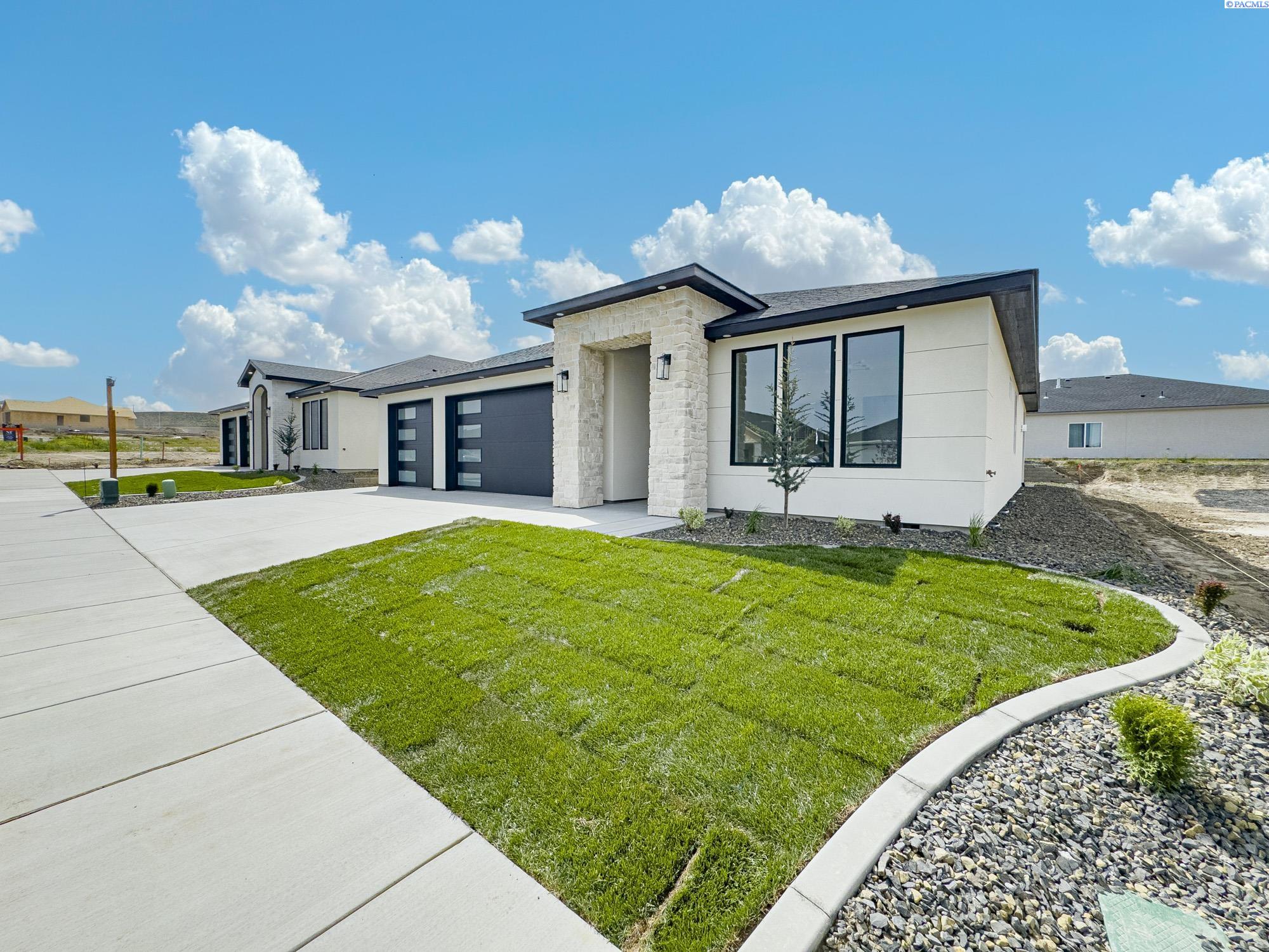 2911 Meadowlark Ave, Richland, WA 99352