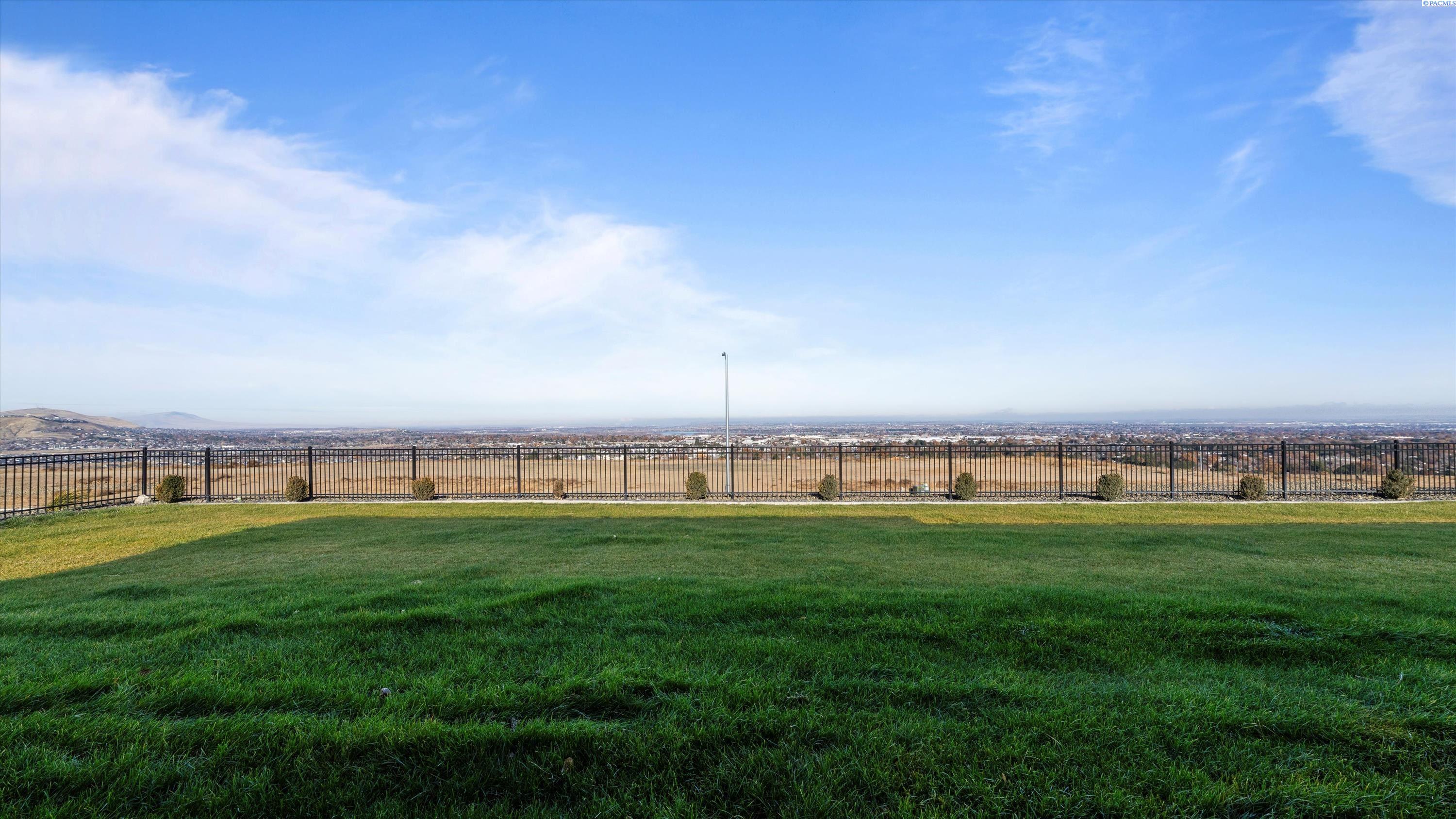 7354 22nd Ave, Kennewick, WA 99338