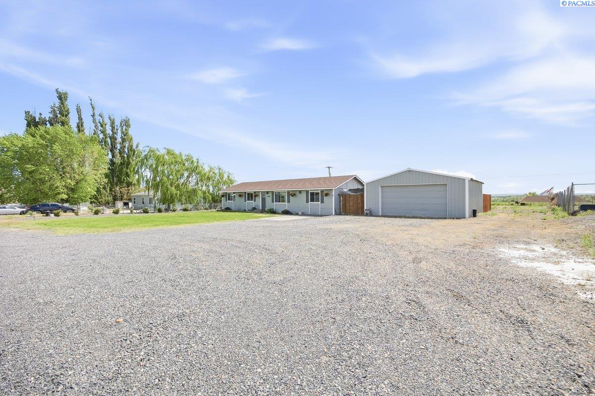 46505 Paterson Ave, Paterson, WA 99345