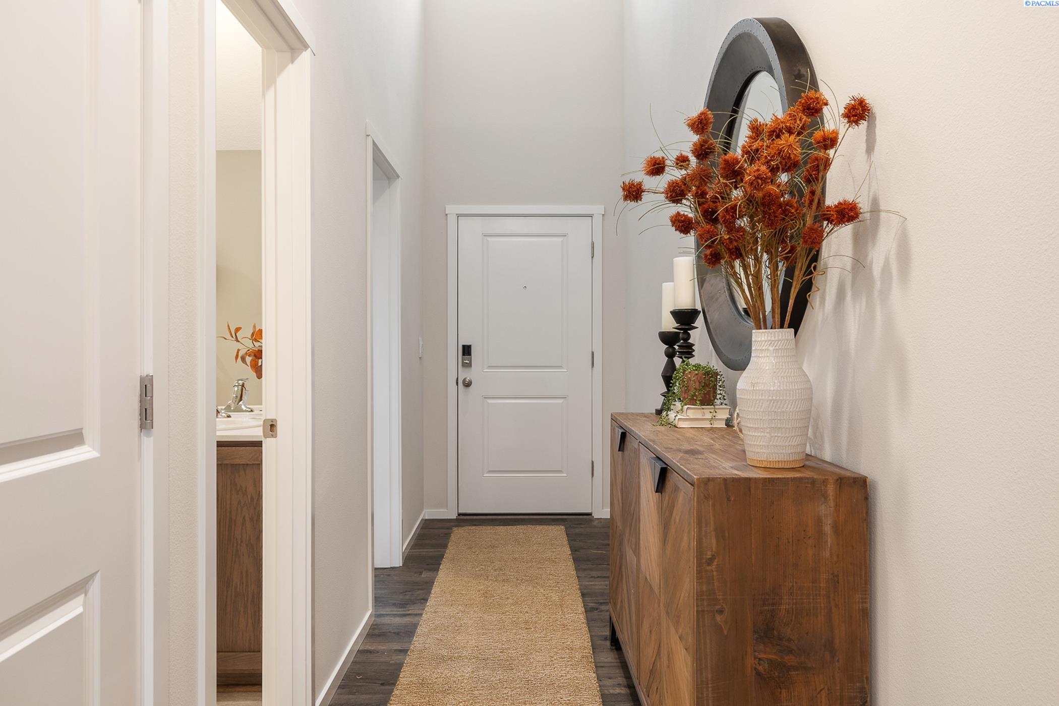 11221 Buckingham Dr, Pasco, WA 99301