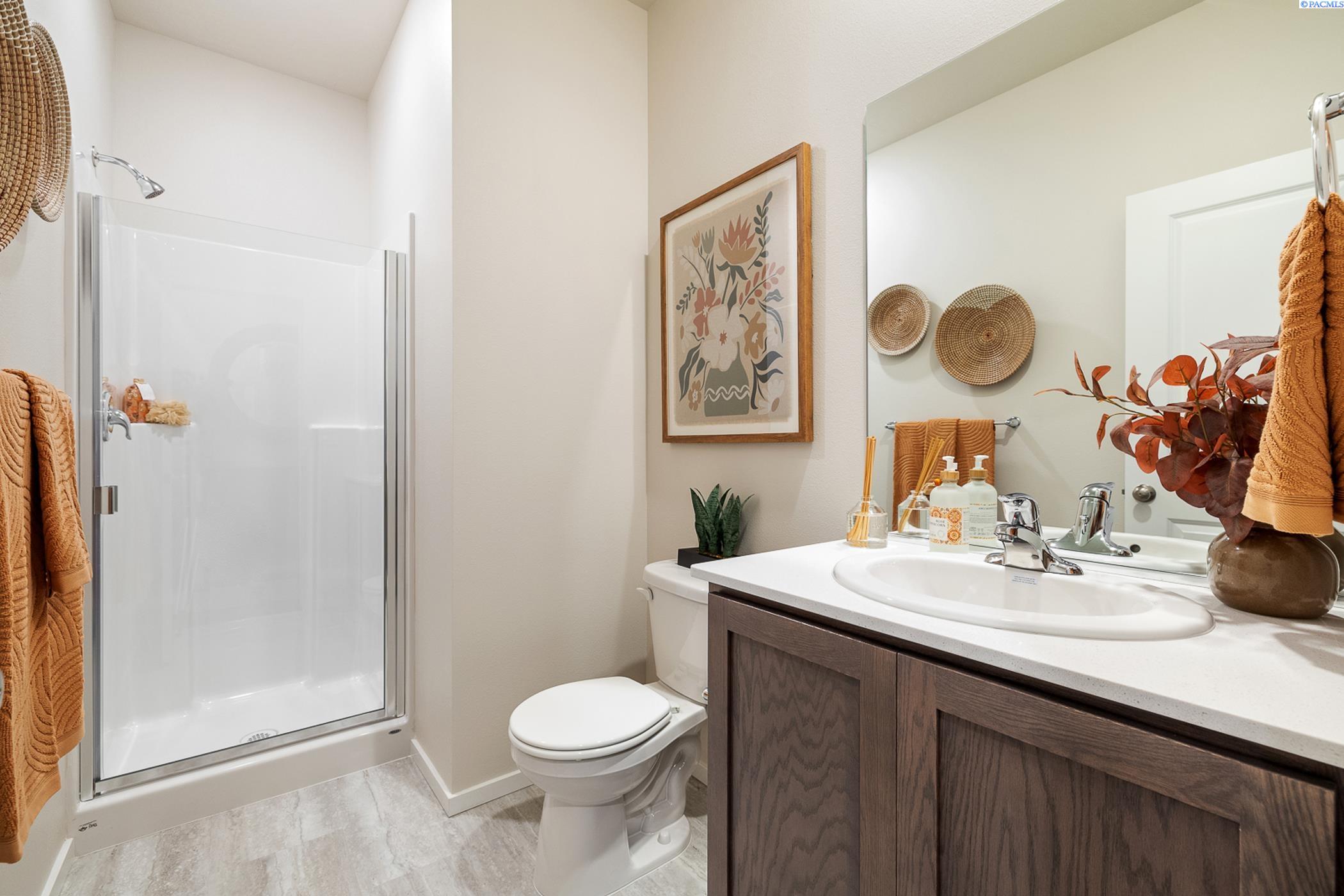 11221 Buckingham Dr, Pasco, WA 99301