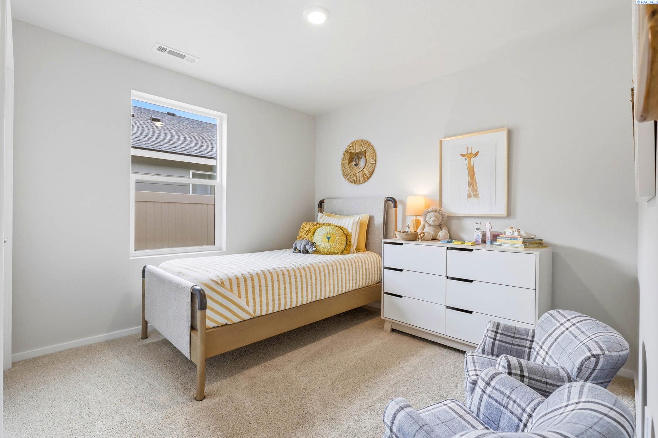 11224 Buckingham Dr, Pasco, WA 99301