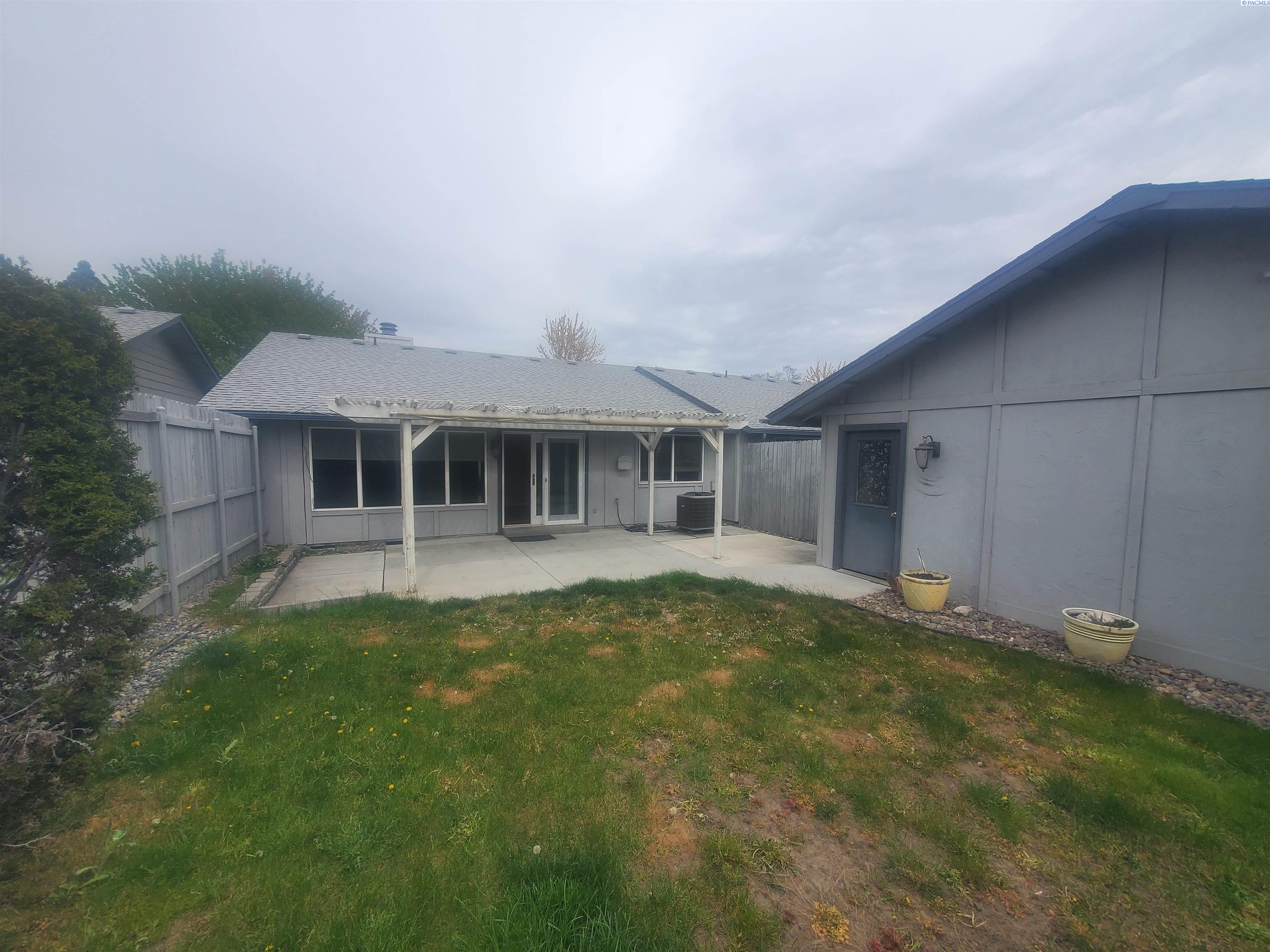 2419 Grand Ronde #D, Kennewick, WA 99336