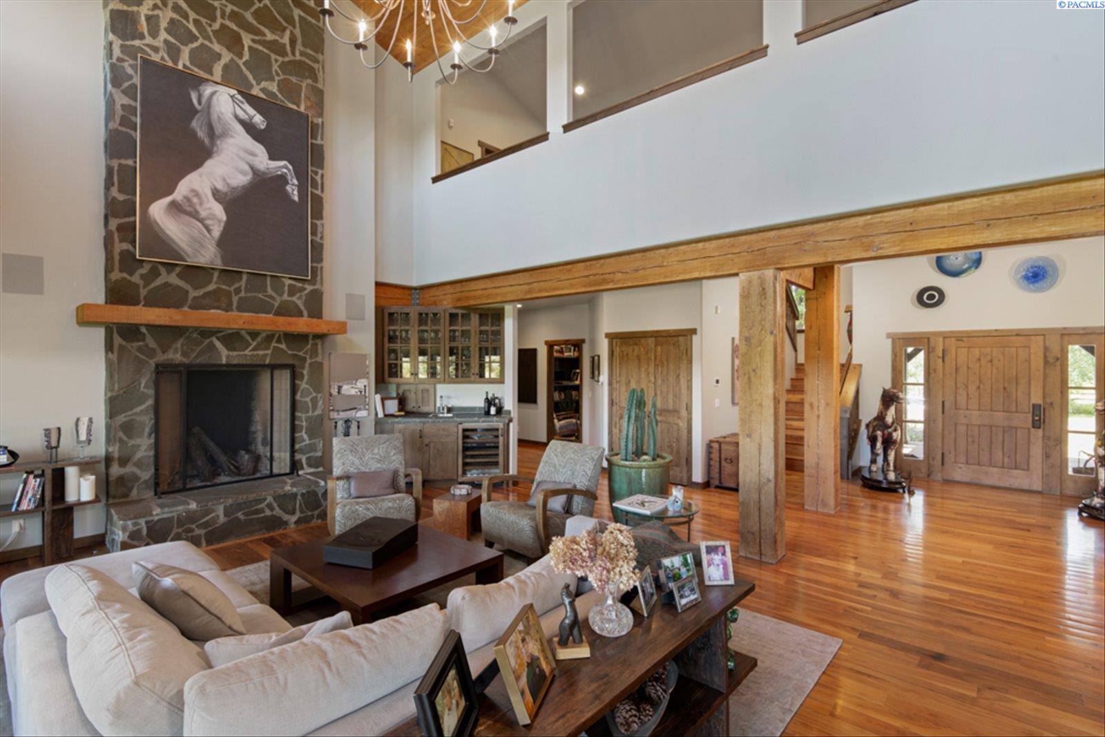 90705 Yakima River Dr, West Richland, WA 99352