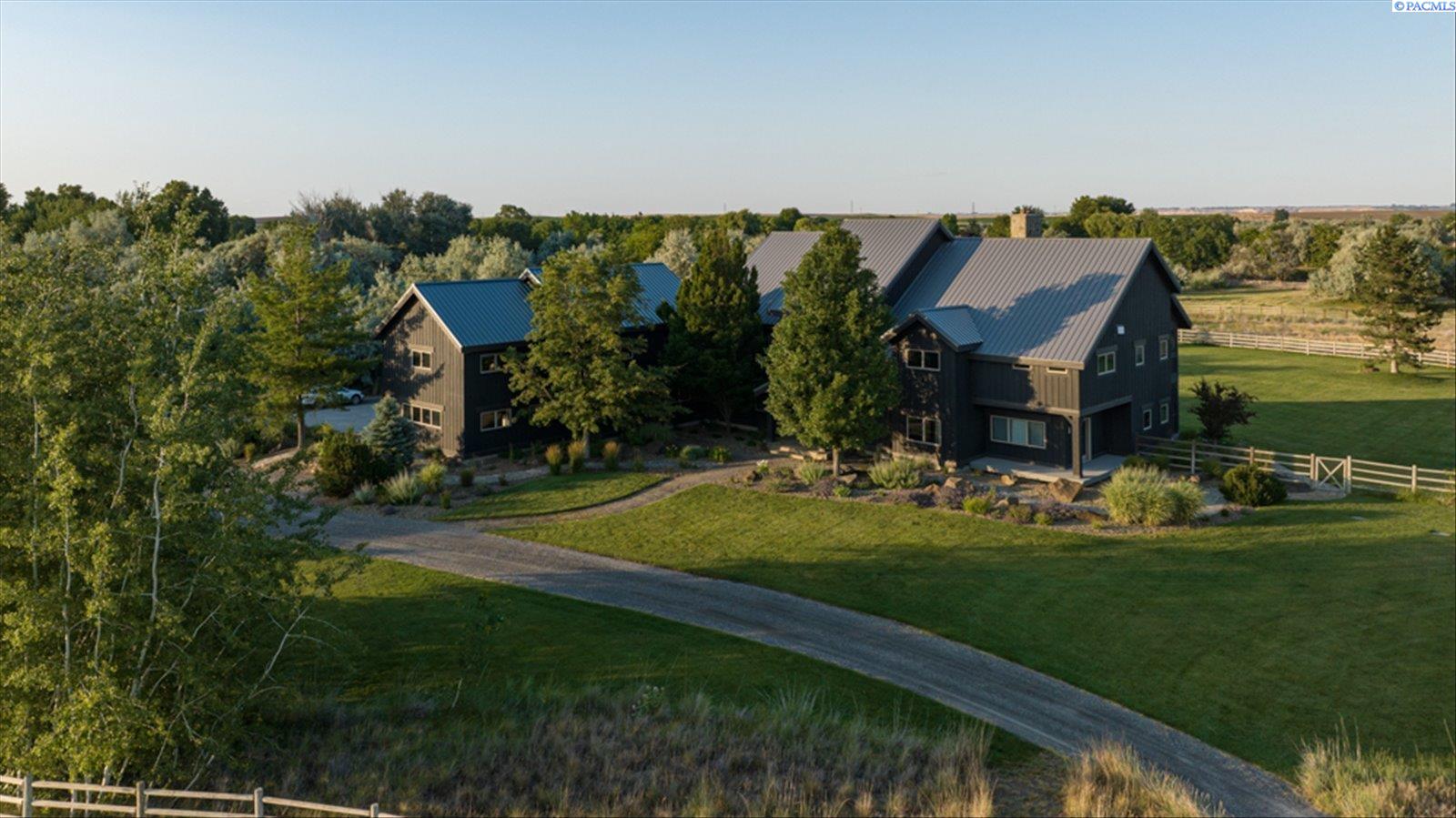 90705 Yakima River Dr, West Richland, WA 99352