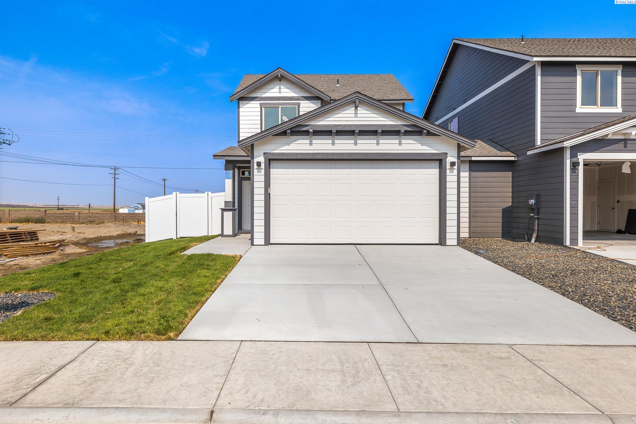 7672 Grapevine Ct, West Richland, WA 99353