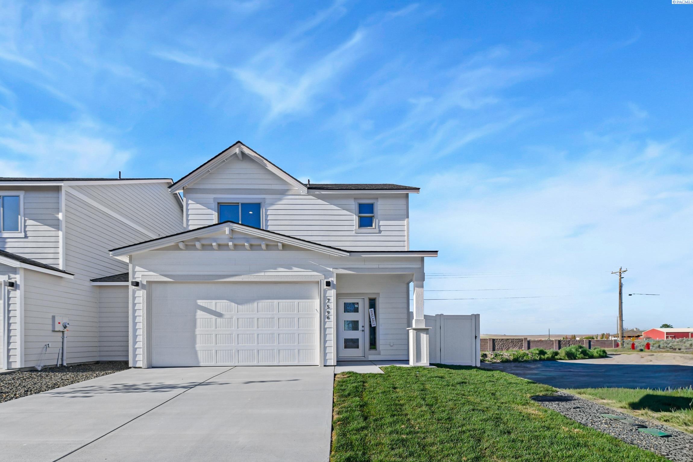 7596 Grapevine Ct, West Richland, WA 99353