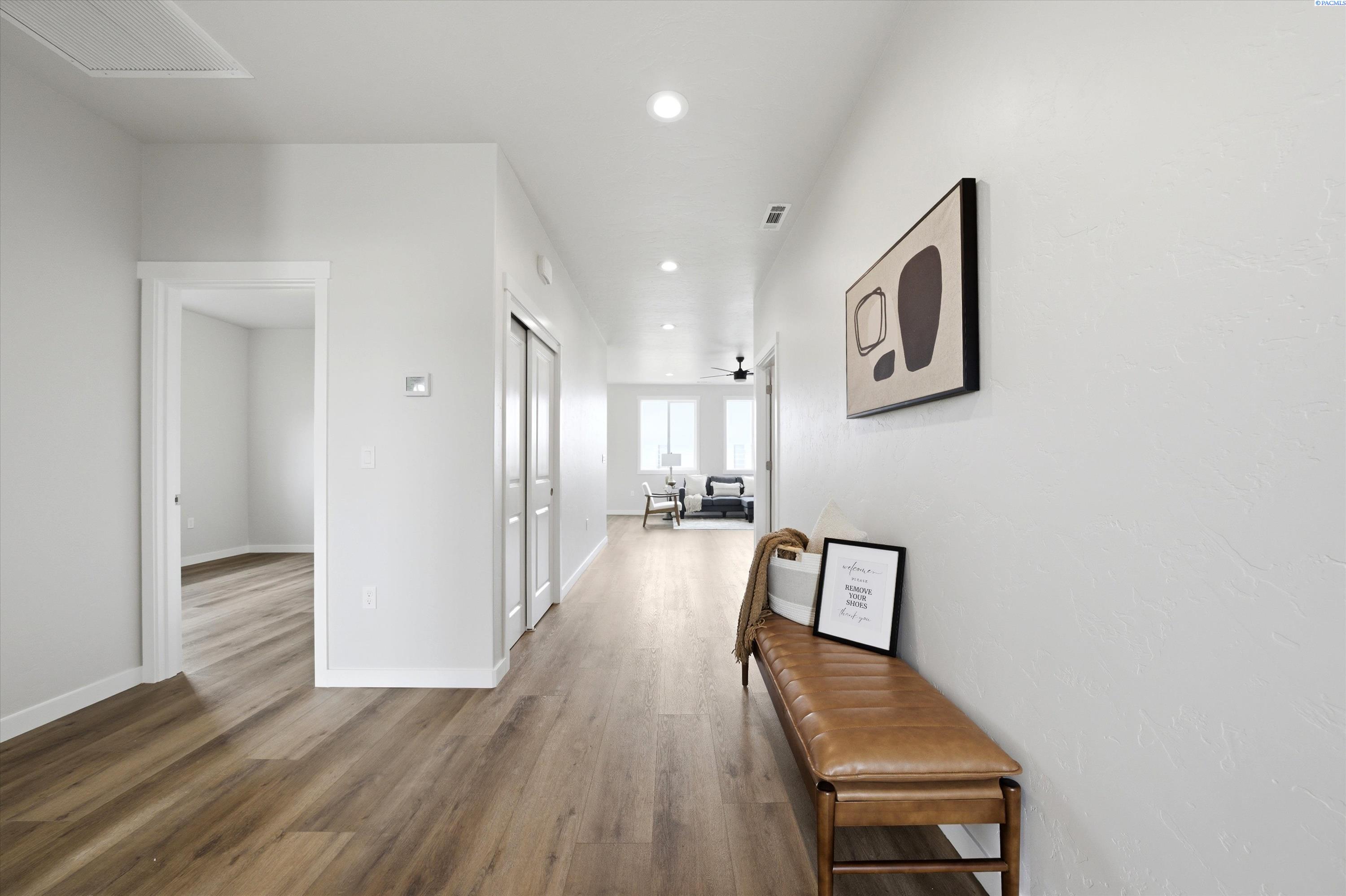 716 San Jose Ave, Sunnyside, WA 98944