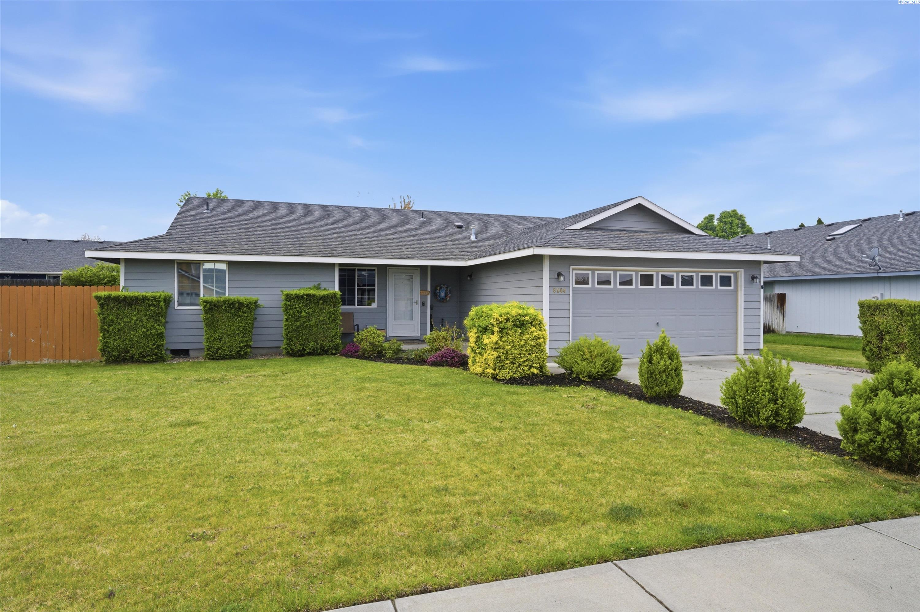 8504 Studebaker Dr, Pasco, WA 99301