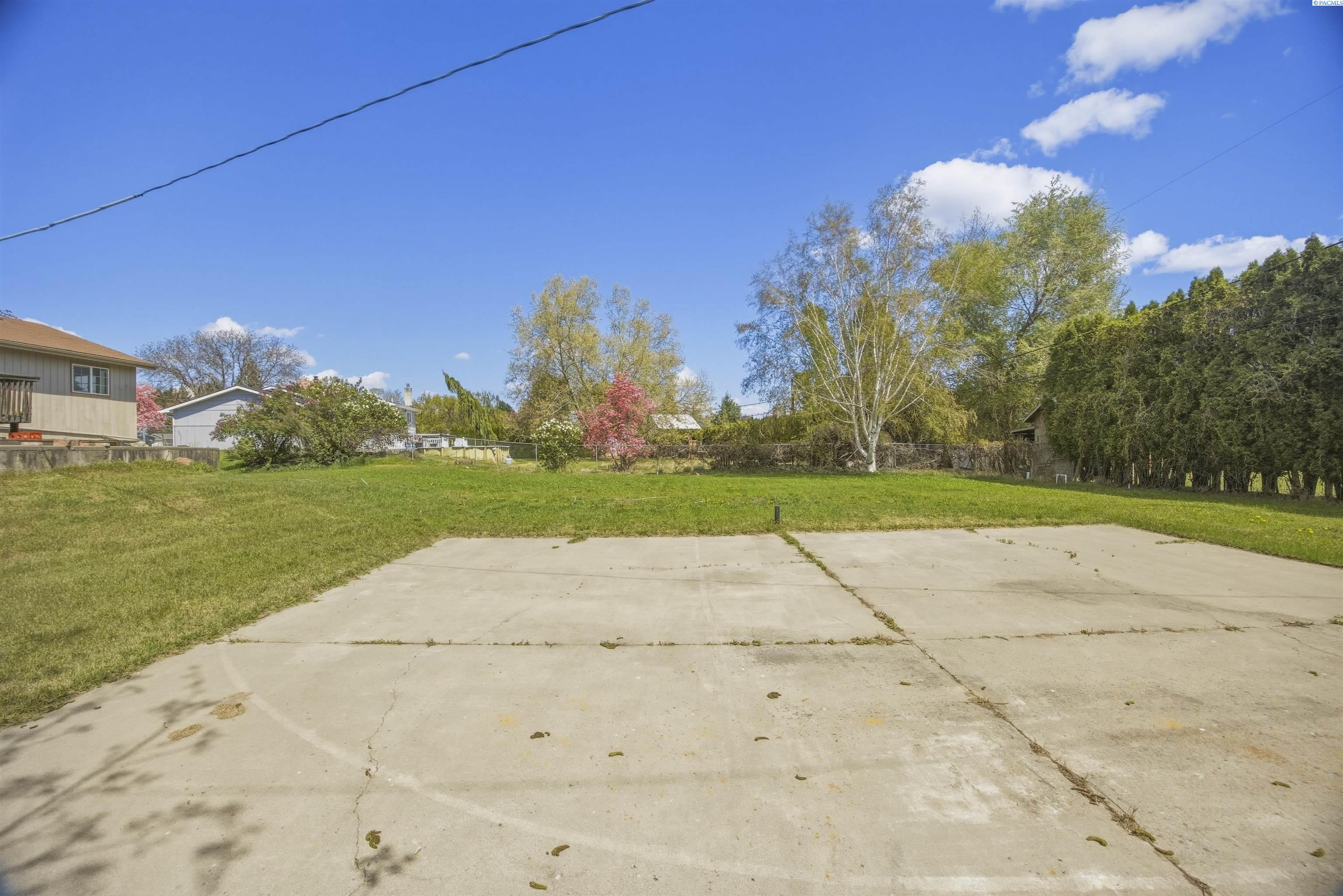 3201 Hill Dr, Grandview, WA 98930