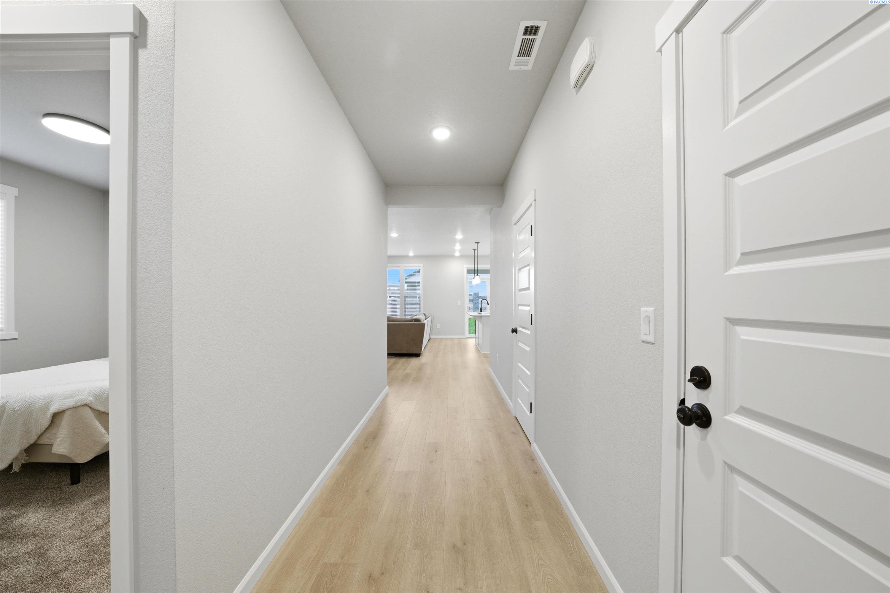 7863 Lennox St, West Richland, WA 99353