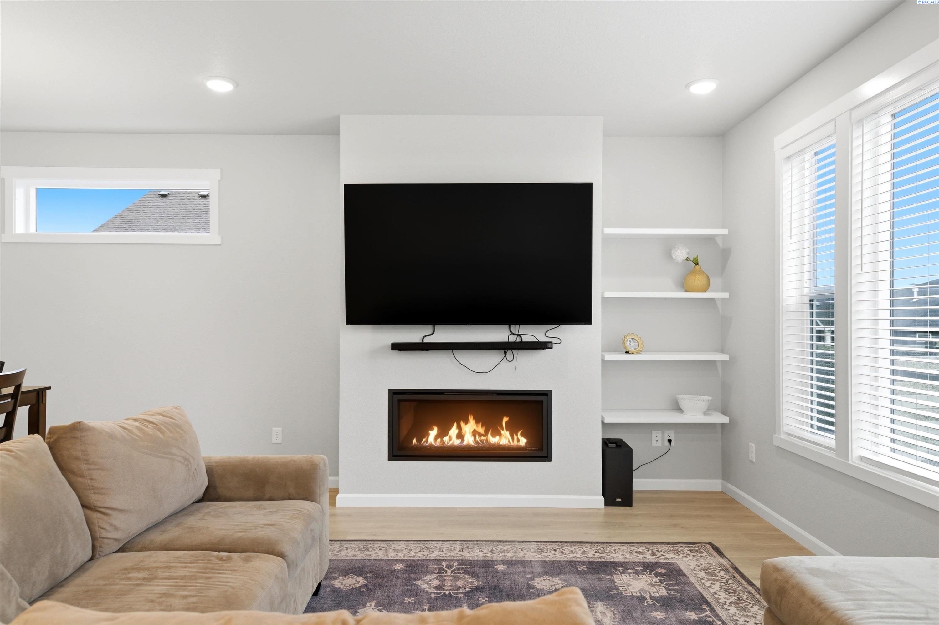 7863 Lennox St, West Richland, WA 99353