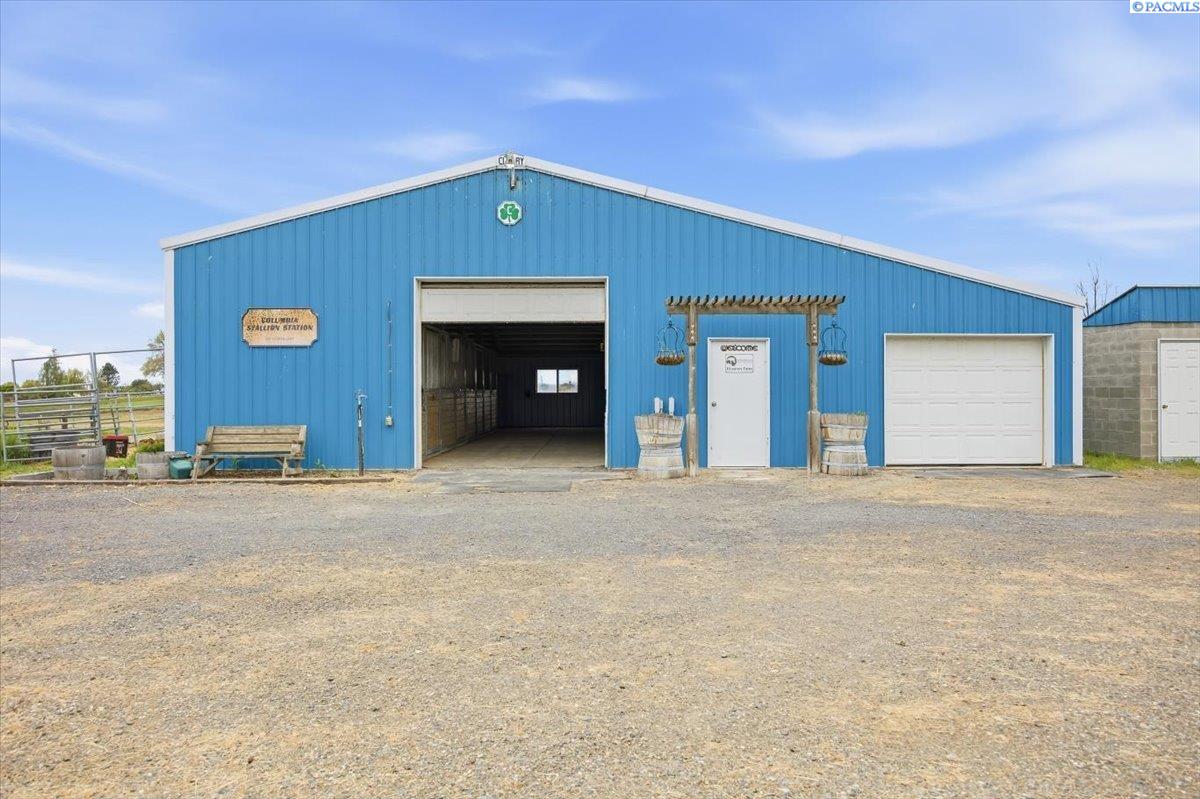 201 Clover Ln, Pasco, WA 99301