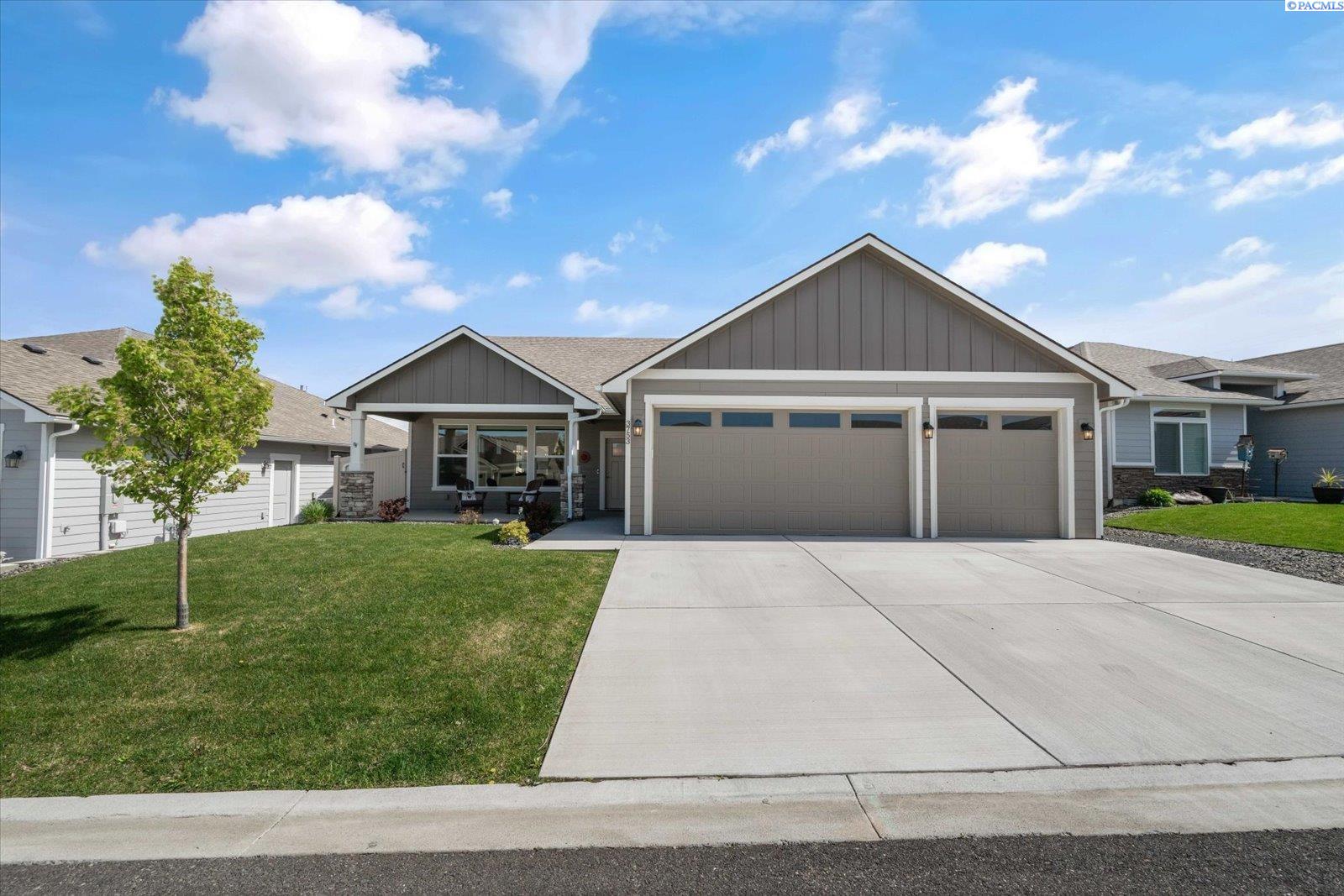 3753 S Van Buren St, Kennewick WA 99338