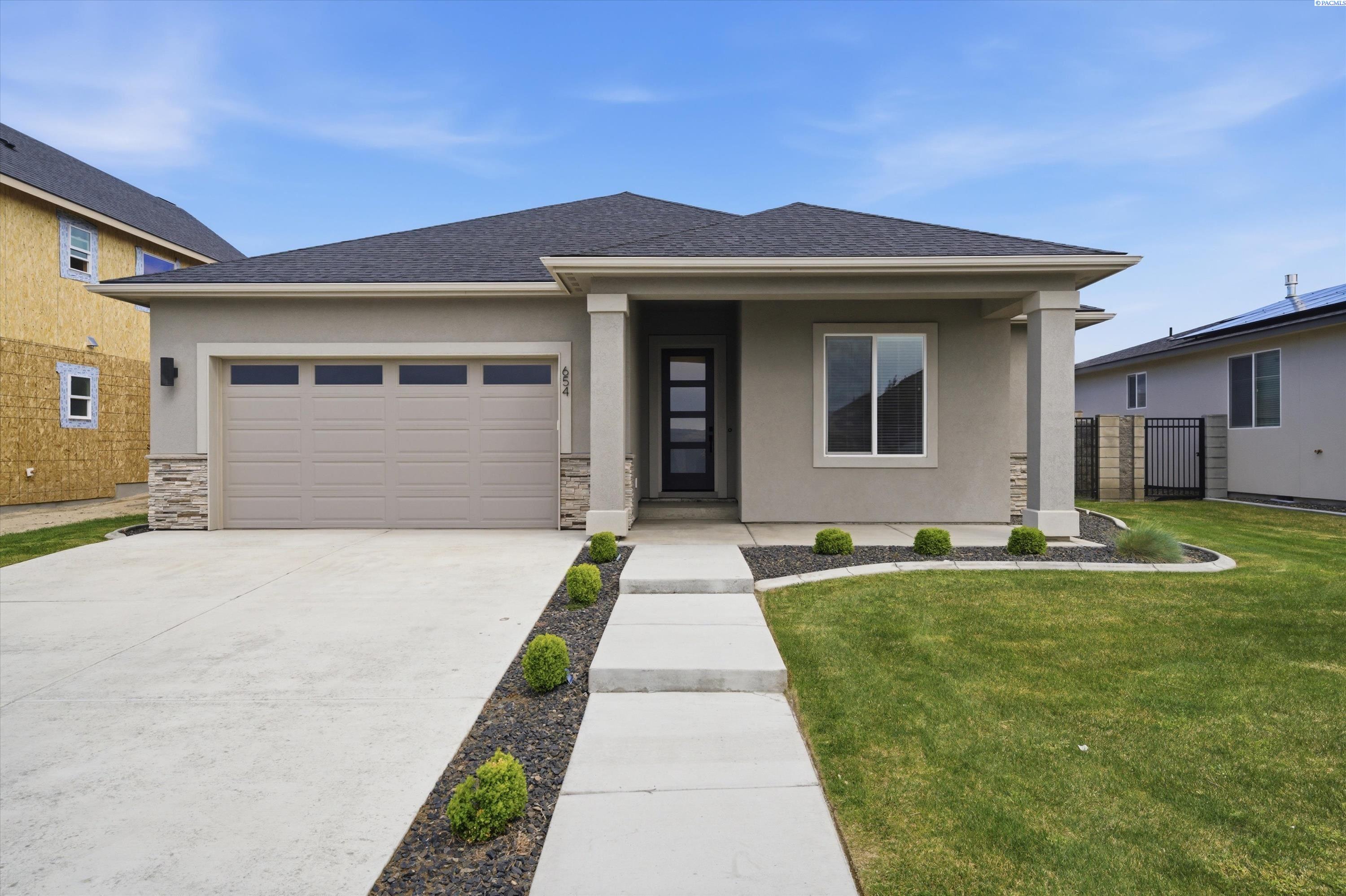 654 Lazio Way, Richland, WA 99352