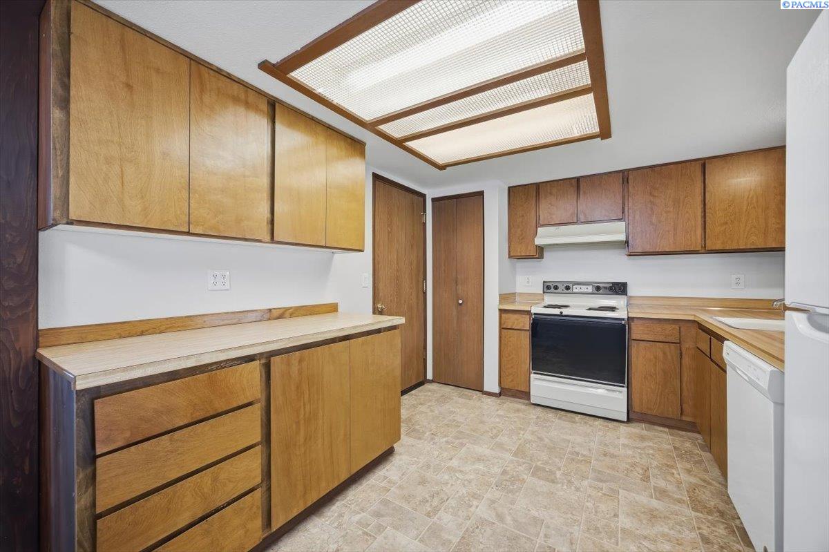 3621 Pearl St, Pasco, WA 99301