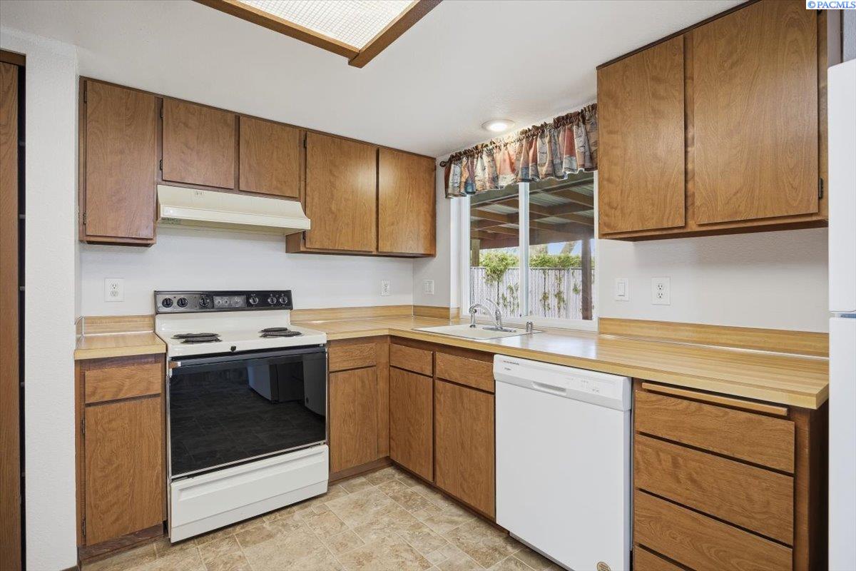 3621 Pearl St, Pasco, WA 99301