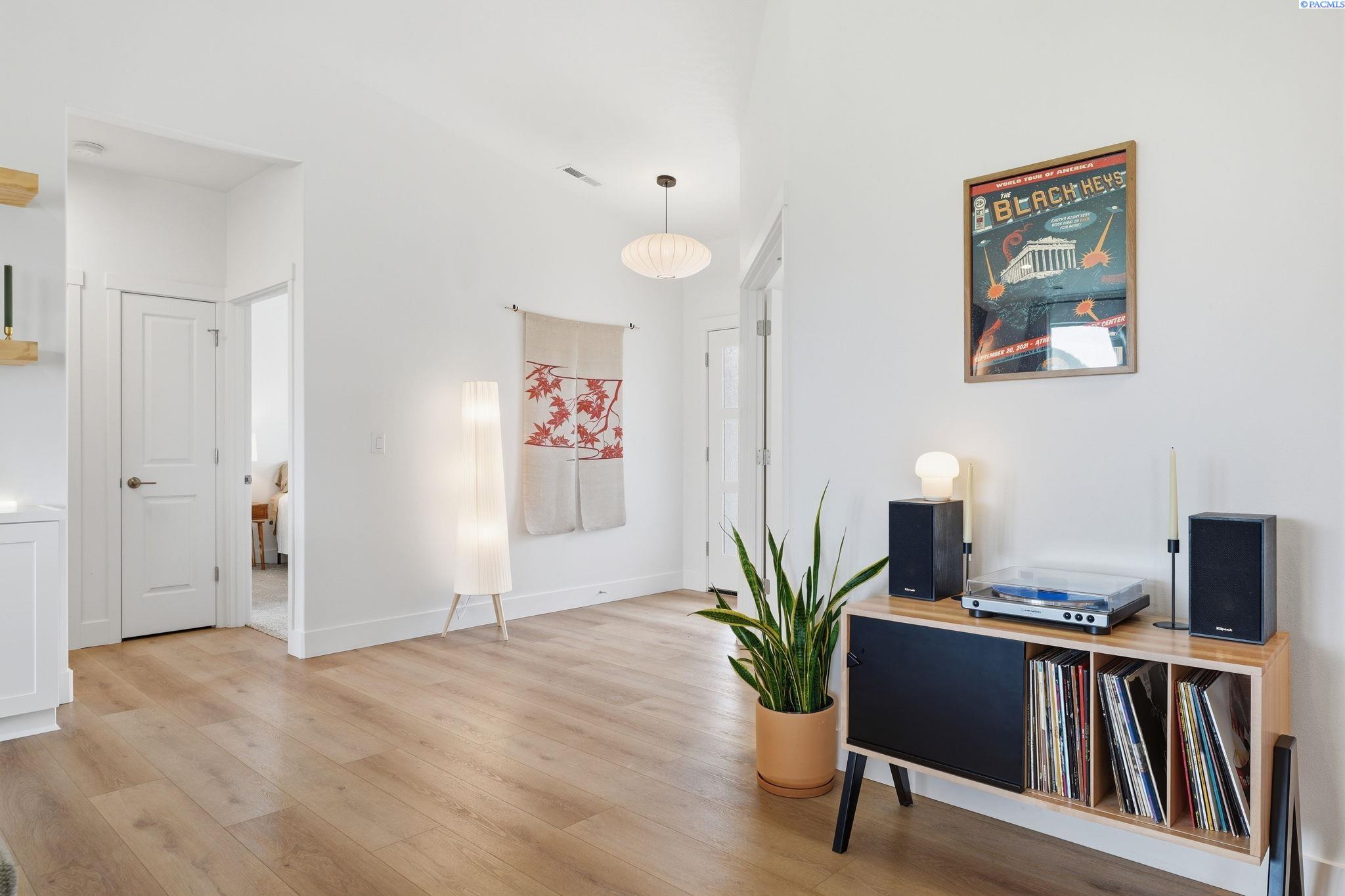 1040 Makah Ct, Richland, WA 99352