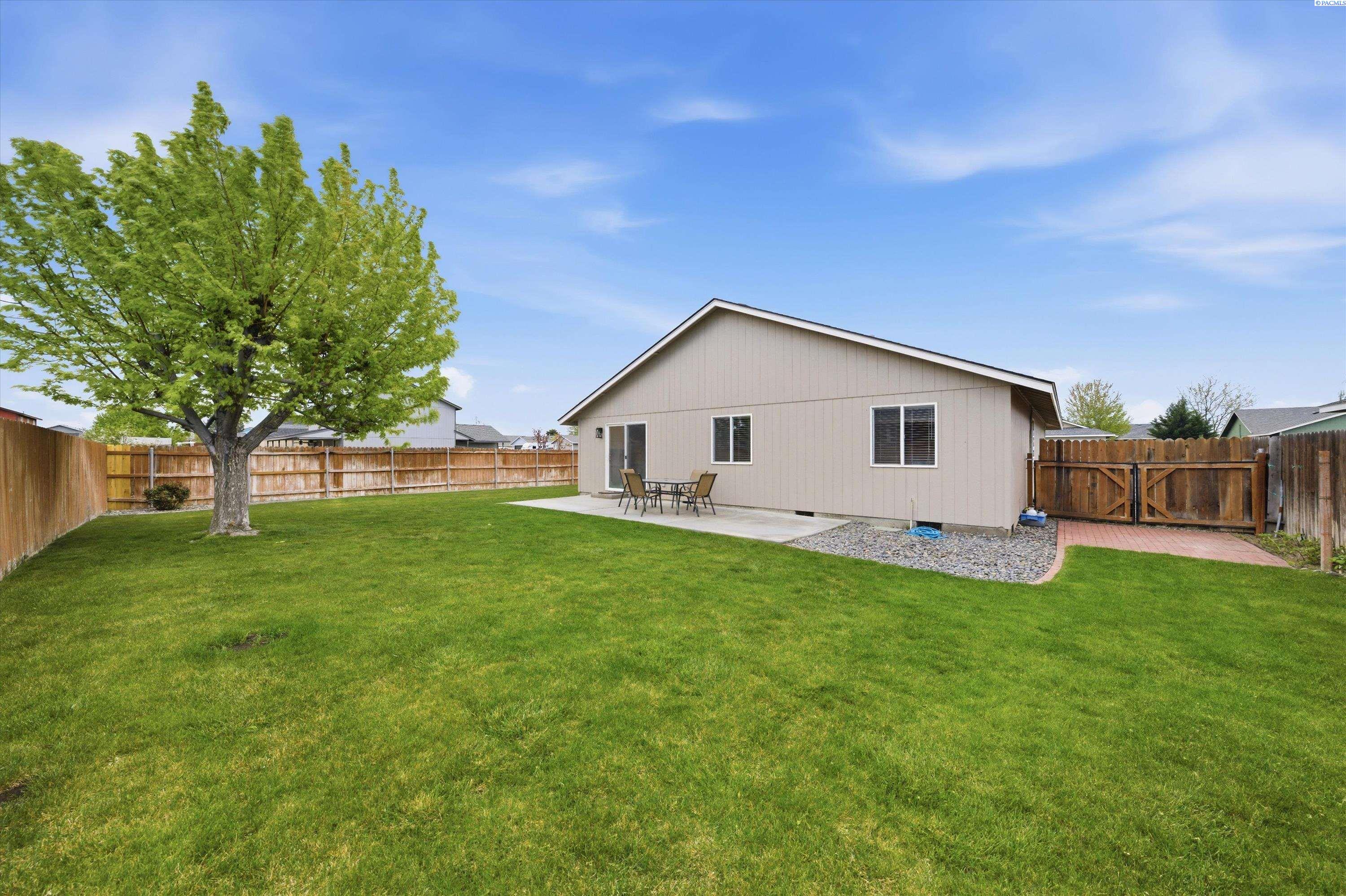 6207 Camden Dr, Pasco, WA 99301