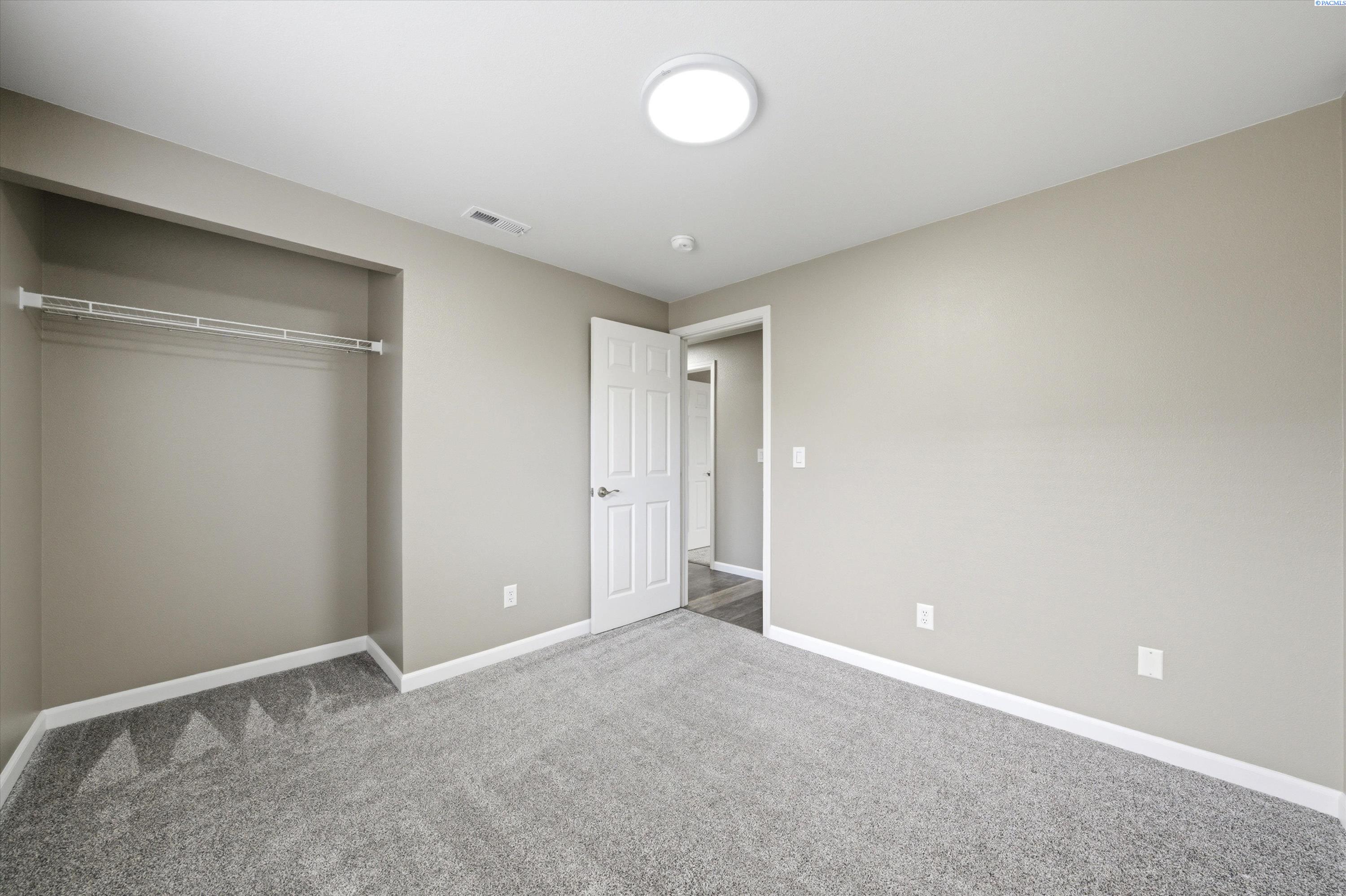 6207 Camden Dr, Pasco, WA 99301